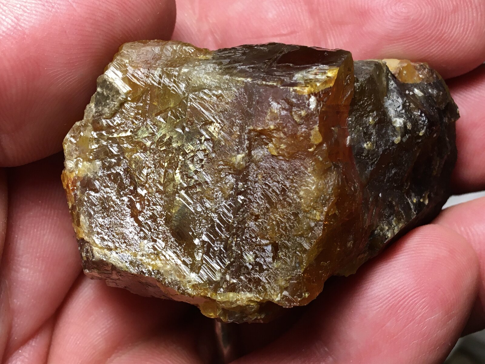 Esfalerita
Mina de Áliva (Mina Las Mánforas), zona minera Áliva, macizo Picos de Europa, Camaleño, Comarca Liébana, Cantabria, España
6 x 5 cm
(Autor: Matias Raja)