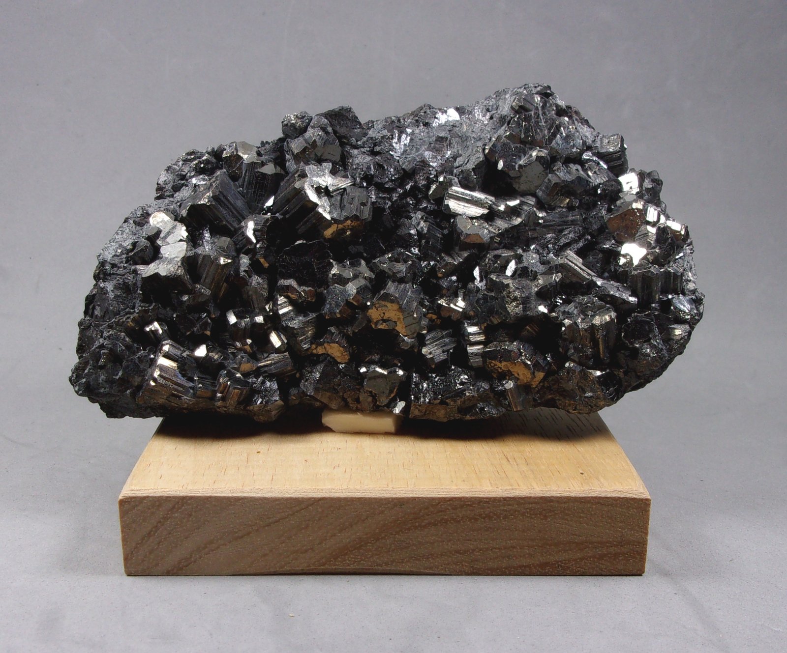 Bournonita
11 x 5,5 cm
(Autor: J. G. Alcolea)
