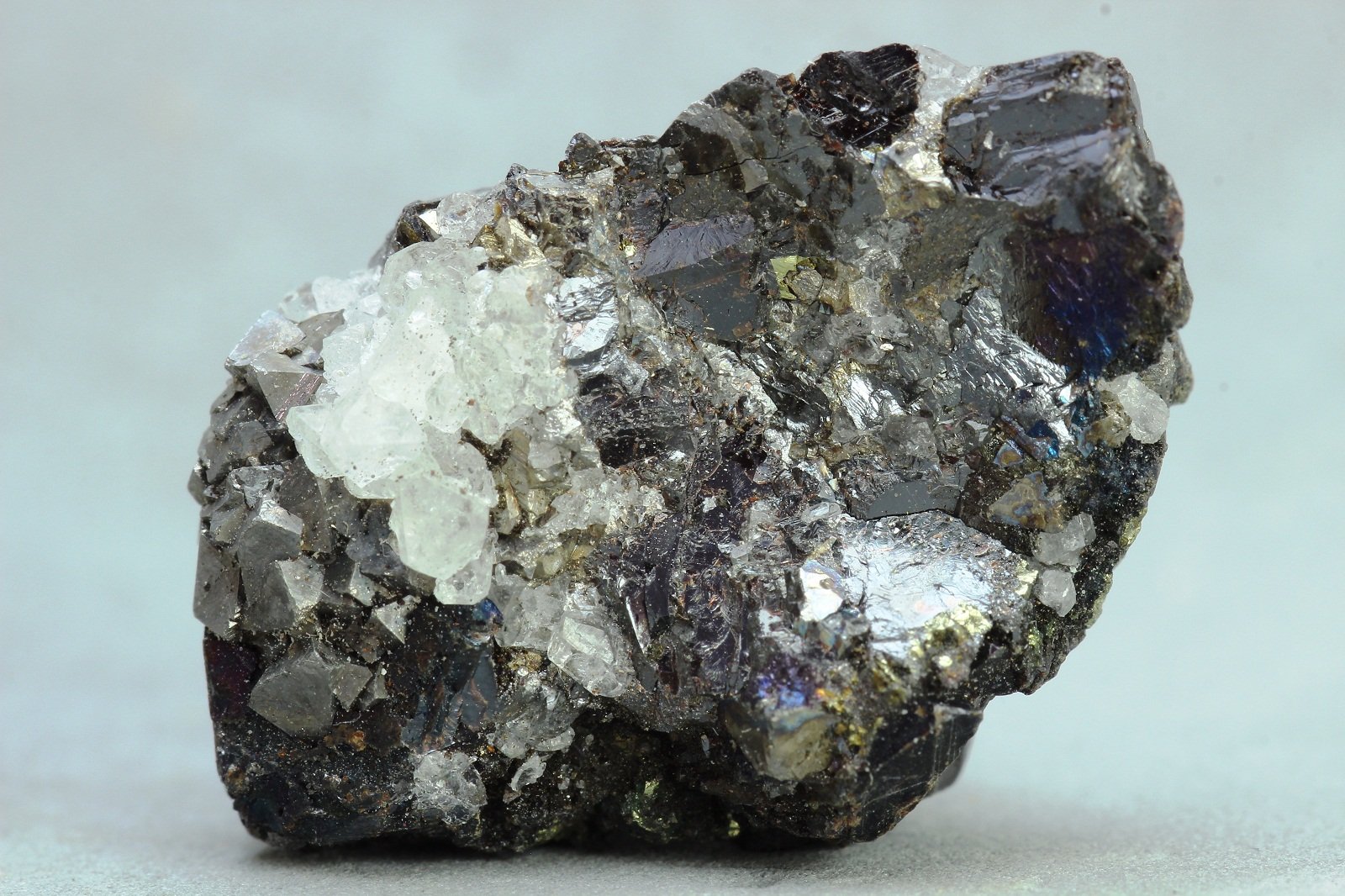 Bournonita
20x18x14 mm
(Autor: Juan Espino)
