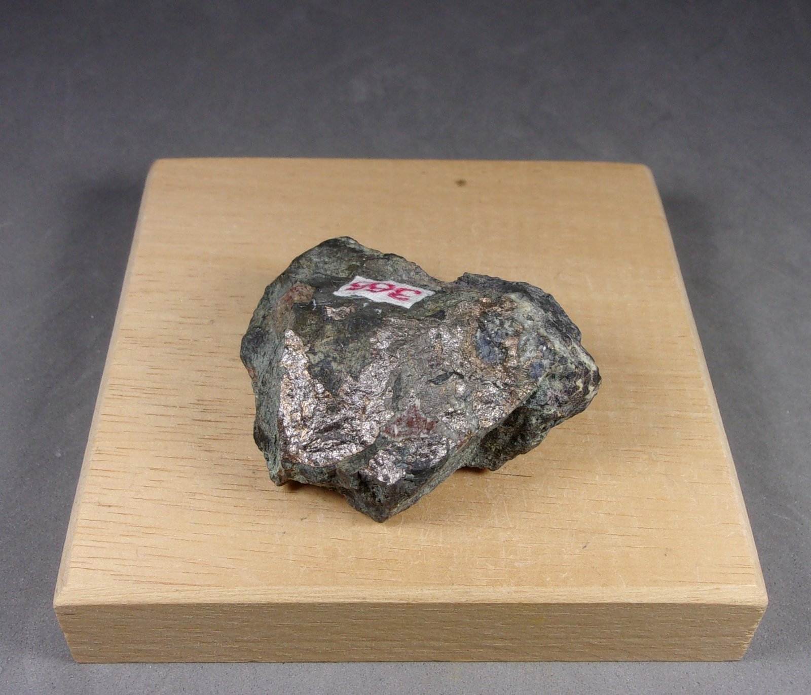 Breithauptita
4,9 x 3,5 x 2,2 cm.
(Autor: J. G. Alcolea)