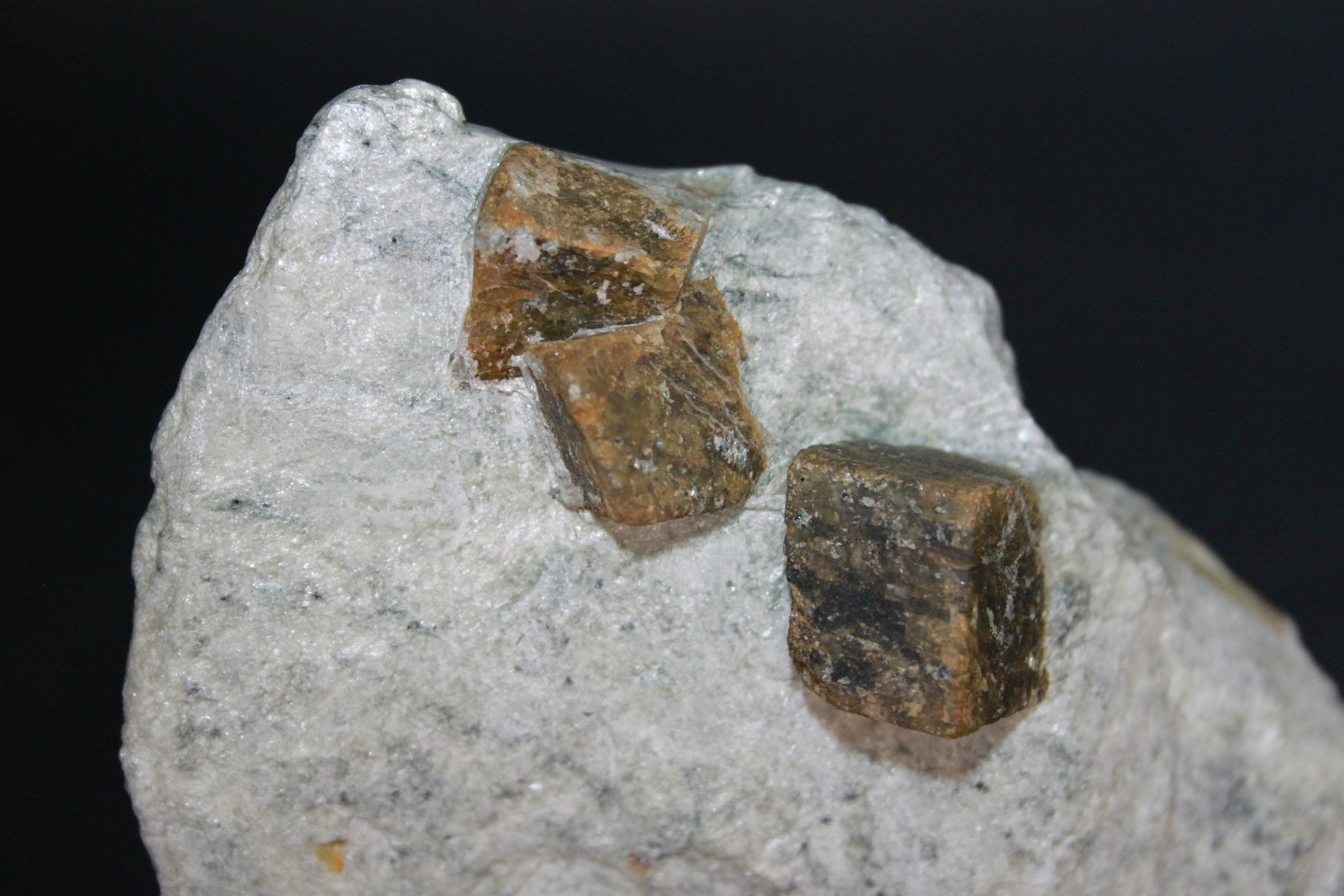 Magnesita  (variedad breunnerita)
90 x 65 mm
(Autor: Joaquin Blanco Cortina)