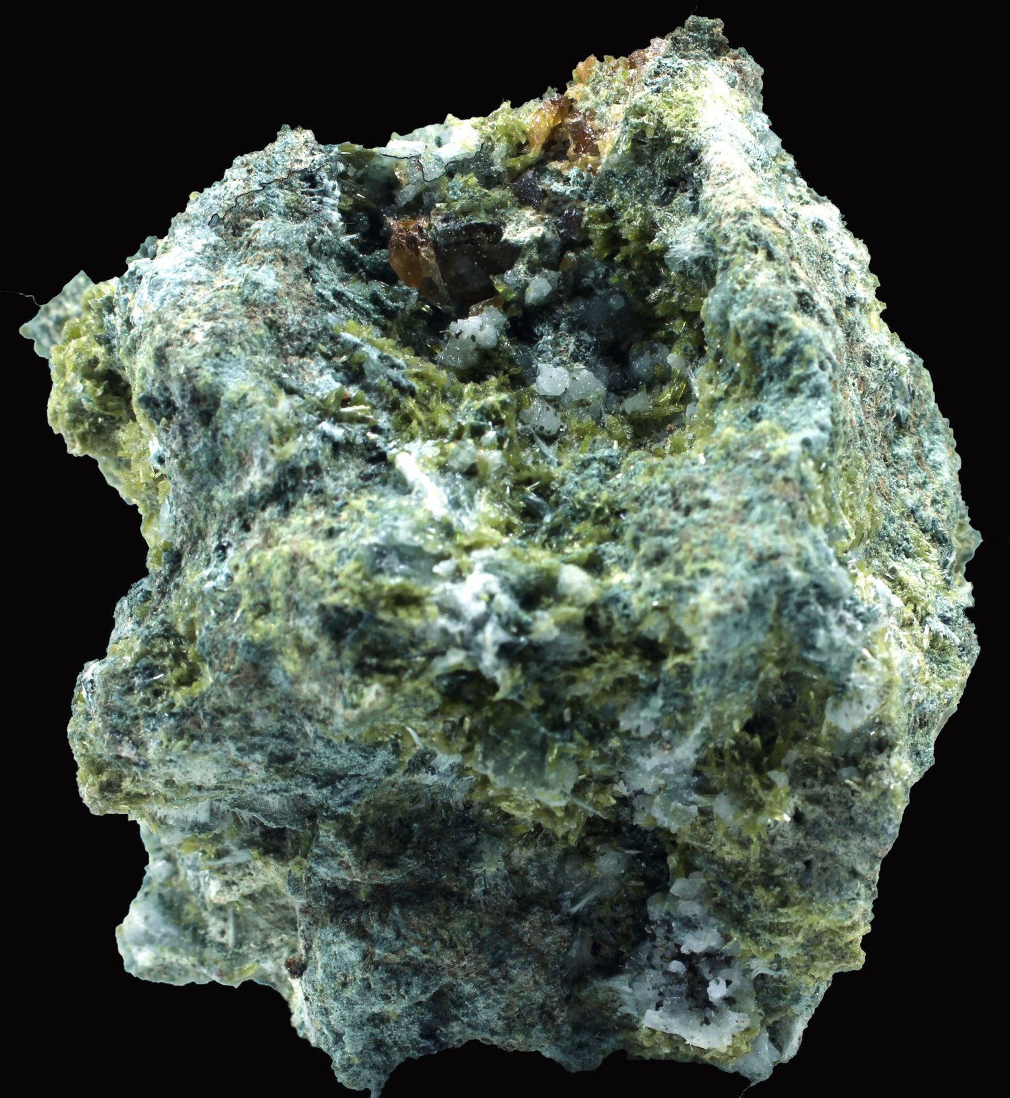 Actinolita (variedad byssolita / bisolita)
39 x 35 x 34 mm.
(Autor: José Luis Zamora)