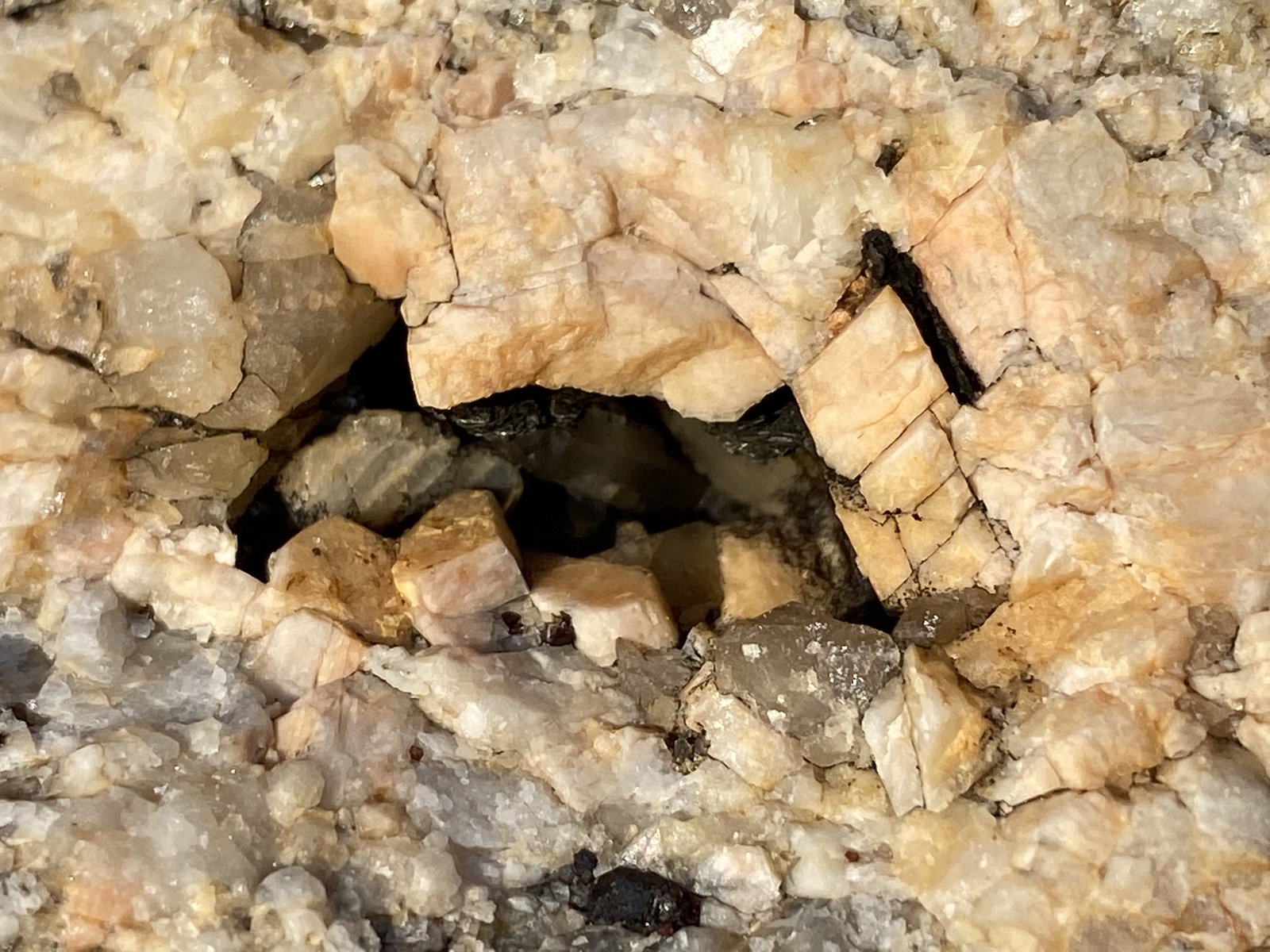 Feldespatos
Geoda de 6x3cm
(Autor: Emilio Téllez)