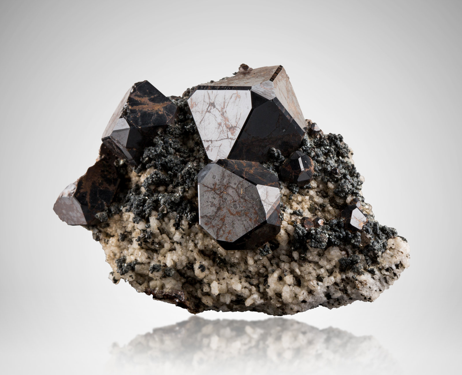 Cafarsita
5 x 3.5 x 1.5 cm / cristal principal: 1.5 cm.
(Autor: Museo MIM)