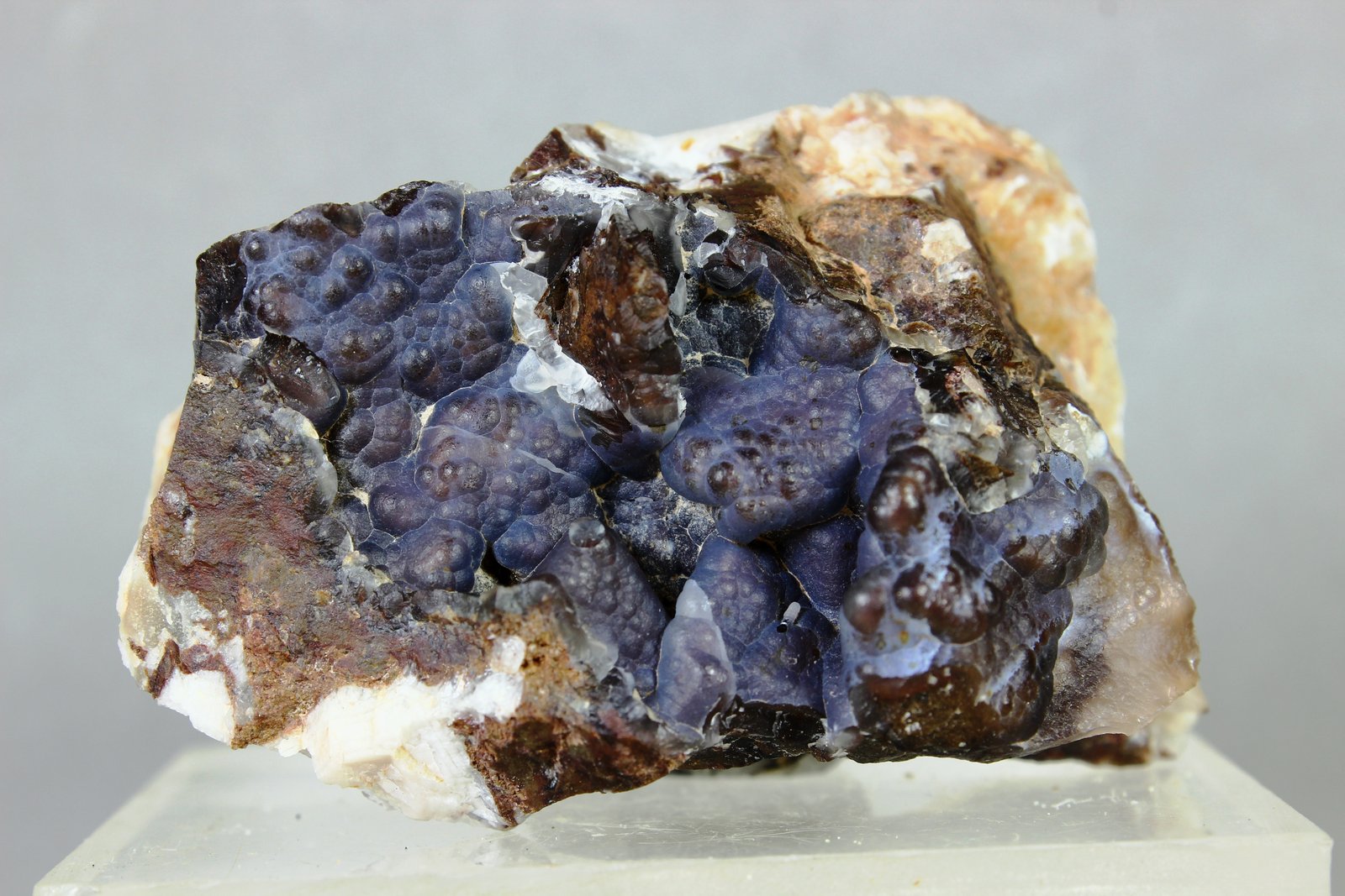 Cuarzo (variedad calcedonia)
63x35x35 mm
(Autor: Juan Espino)