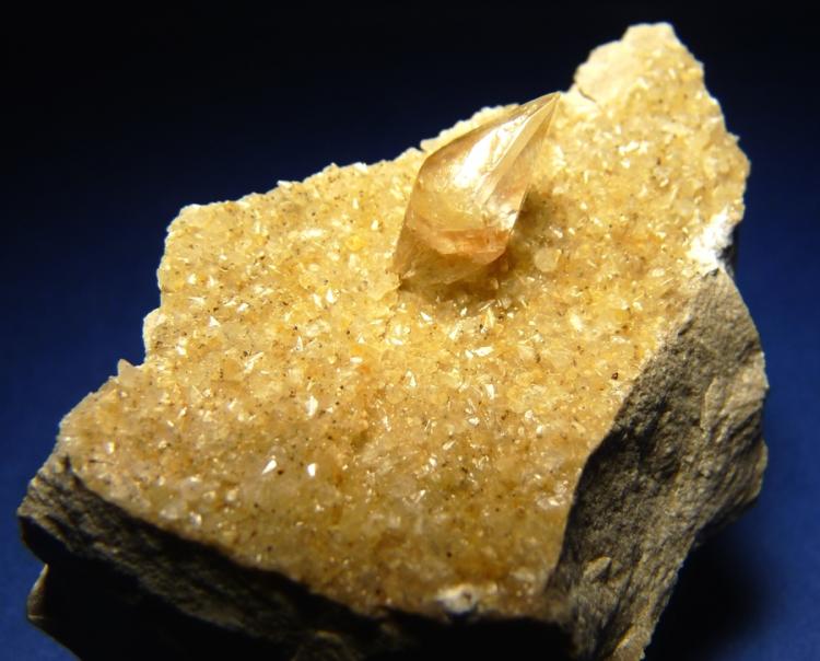 Calcita
Pieza 60 x 50 mm. cristal 20 mm.
(Autor: Jesus Franquesa Baucells)