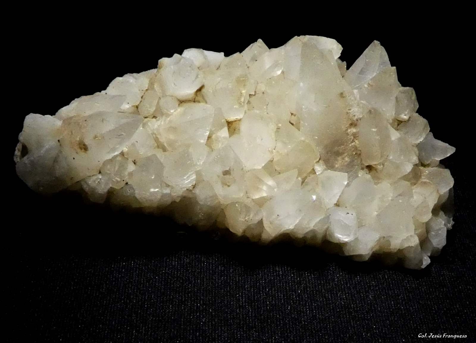Calcita.
74x35 mm.
(Autor: Jesus Franquesa Baucells)
