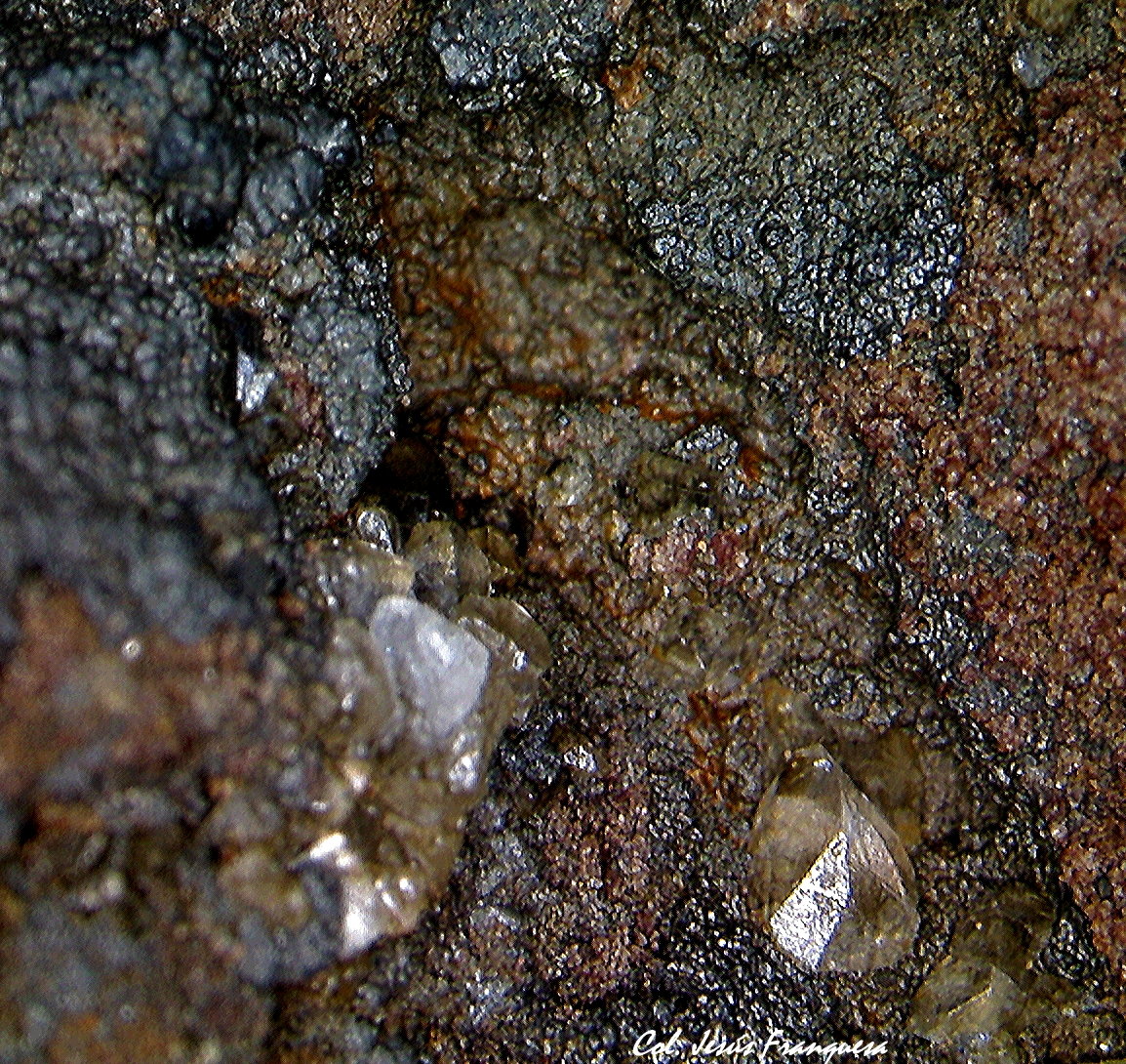 Calcita y óxidos de manganeso.
3´234 x 2´868 mm.
(Autor: Jesus Franquesa Baucells)