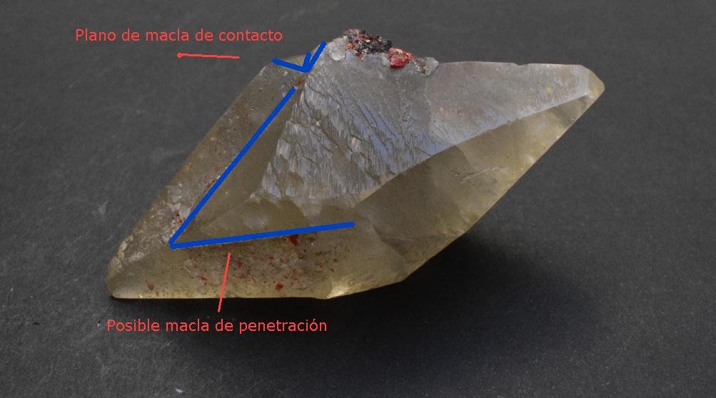 Calcita y Rejalgar
8 x 6 x 3 cm
(Autor: Antonio Alcaide)