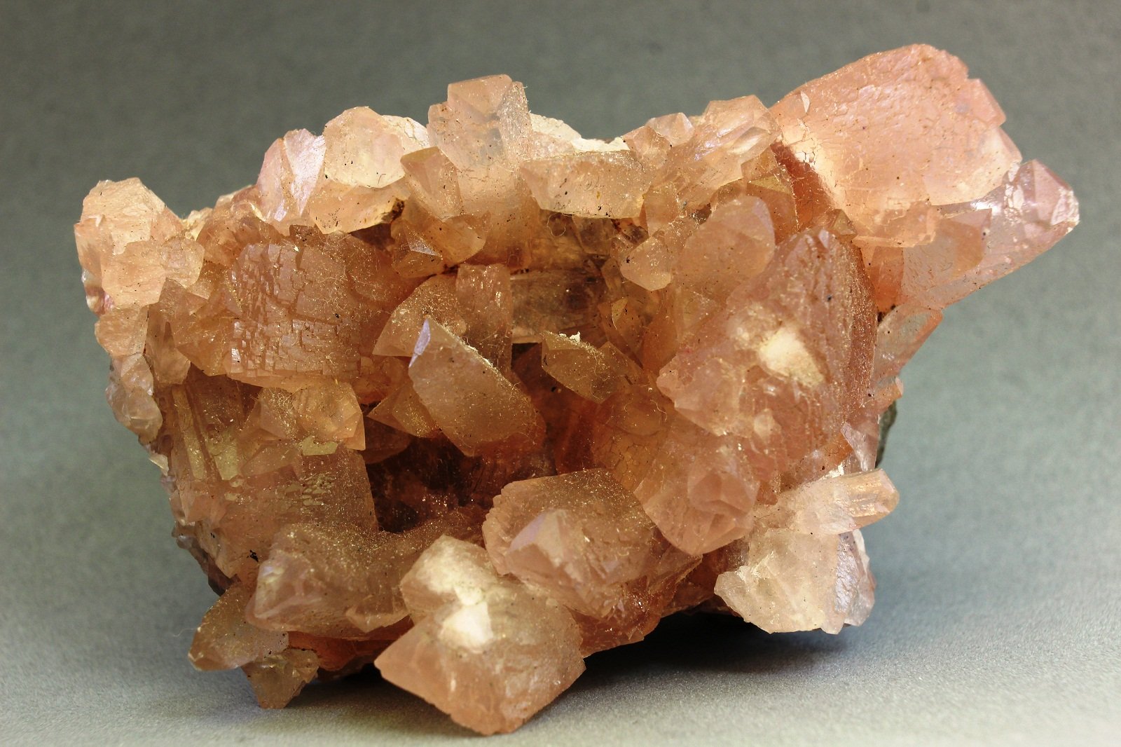 Calcita (variedad cobaltifera)
70x47x38 mm
(Autor: Juan Espino)
