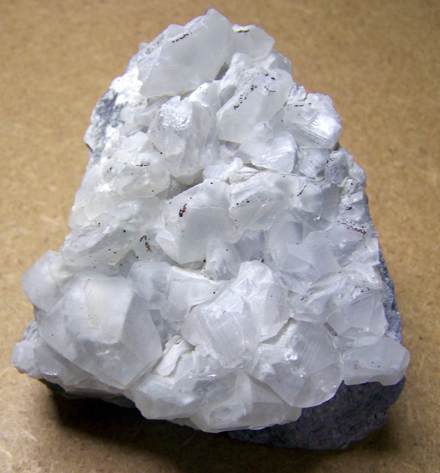 Calcita, Pirita
12cm por 9cm
(Autor: canada)