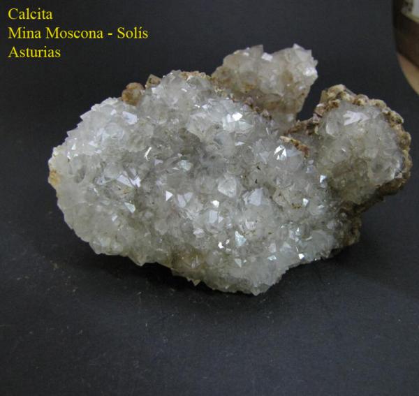 Calcita
8 x 6 cm. Cristal mayor 0'5 cm.
(Autor: Rodrigo Fresco)