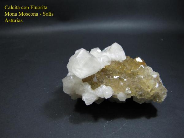 Calcita y fluorita
8 x 8 cm. Cristal mayor 2'5 cm.
(Autor: Rodrigo Fresco)