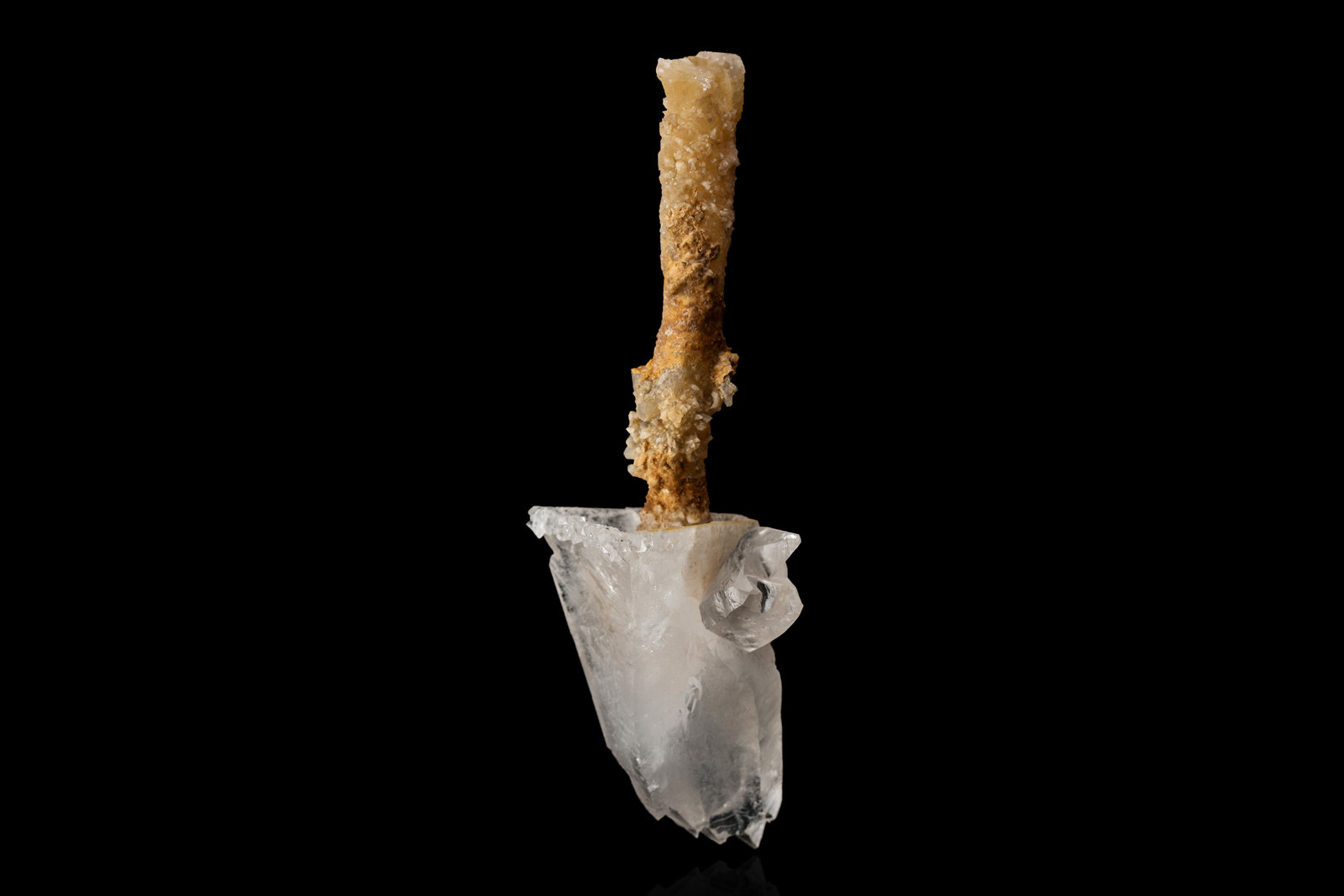 Calcita
6 x 5.5 x 16.5 cm / Cristal principal: 8.5 cm
(Autor: Museo MIM)