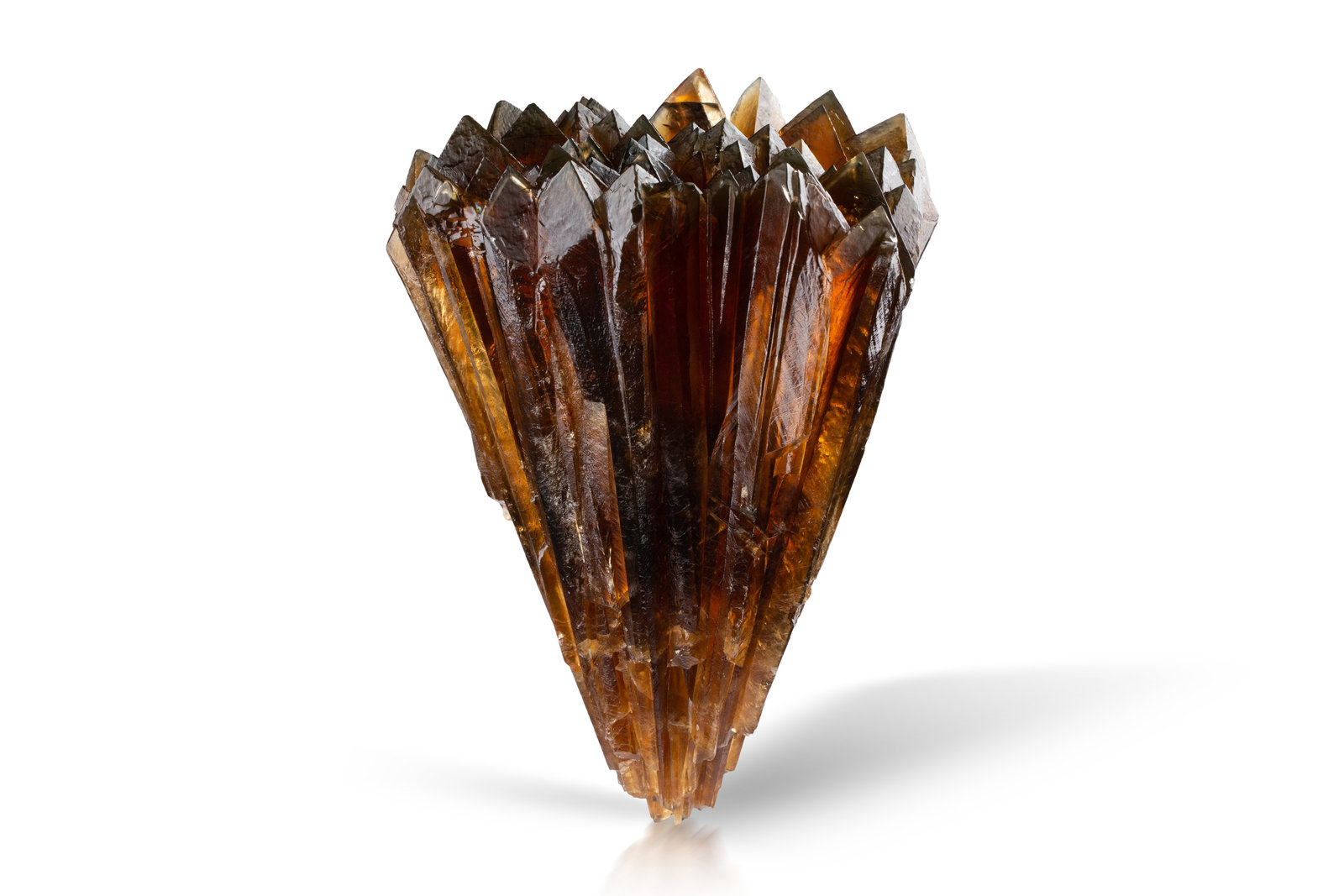 Calcita
14 x 12 x 20 cm / cristal principal: 19.5 cm
(Autor: Museo MIM)