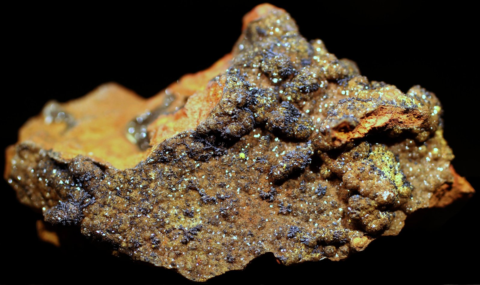 Calcofanita, Goethita, Limonita
57 x 46 x 32 mm.
(Autor: José Luis Zamora)