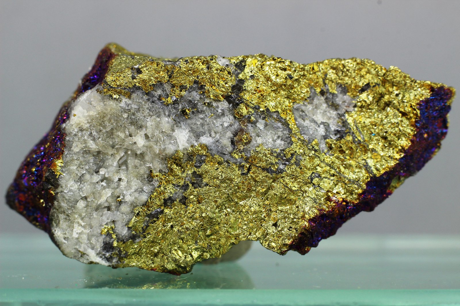 Calcopirita
45X24 MM
(Autor: Juan Espino)