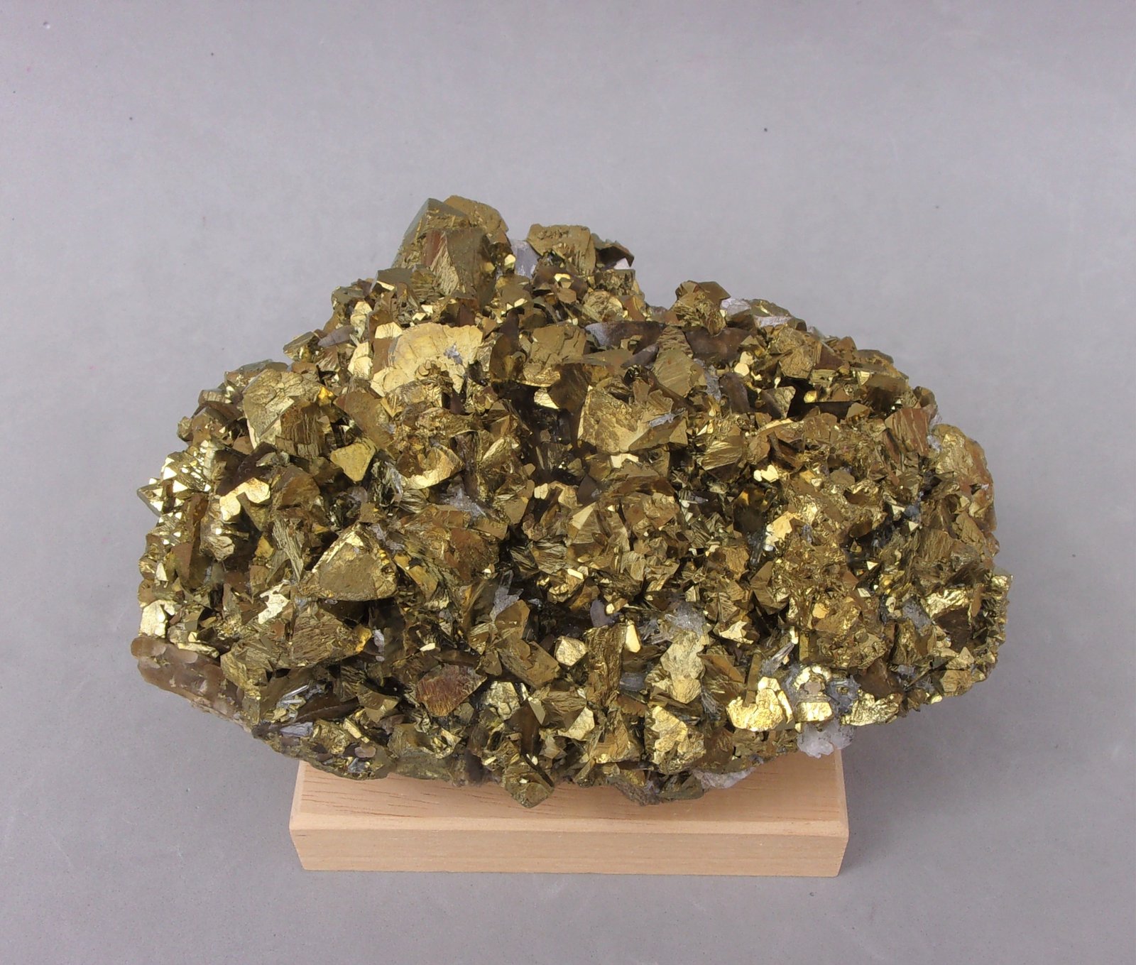 Calcopirita
12,8 x 9,4 x 5,4 cm.
(Autor: J. G. Alcolea)