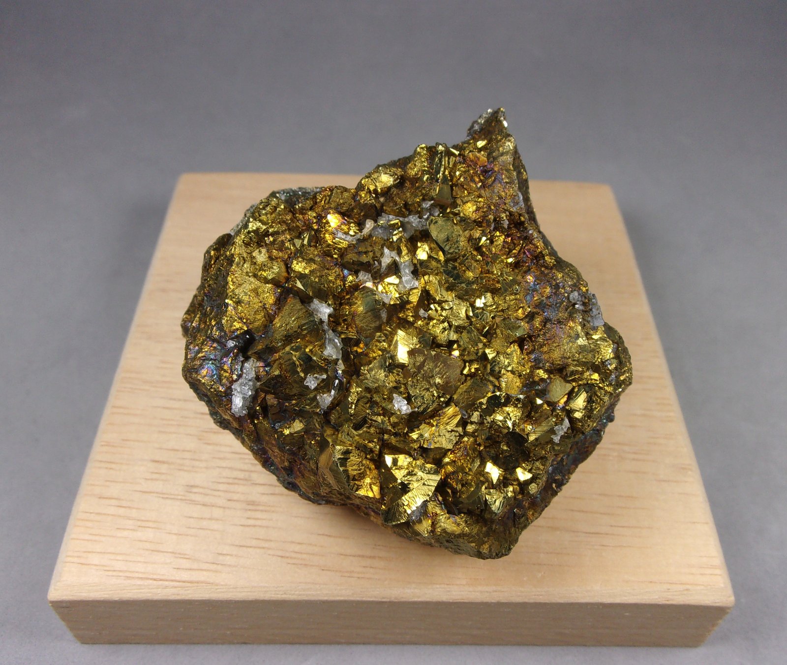 Calcopirita
5,5 x 5 x 3,2 cm.
(Autor: J. G. Alcolea)