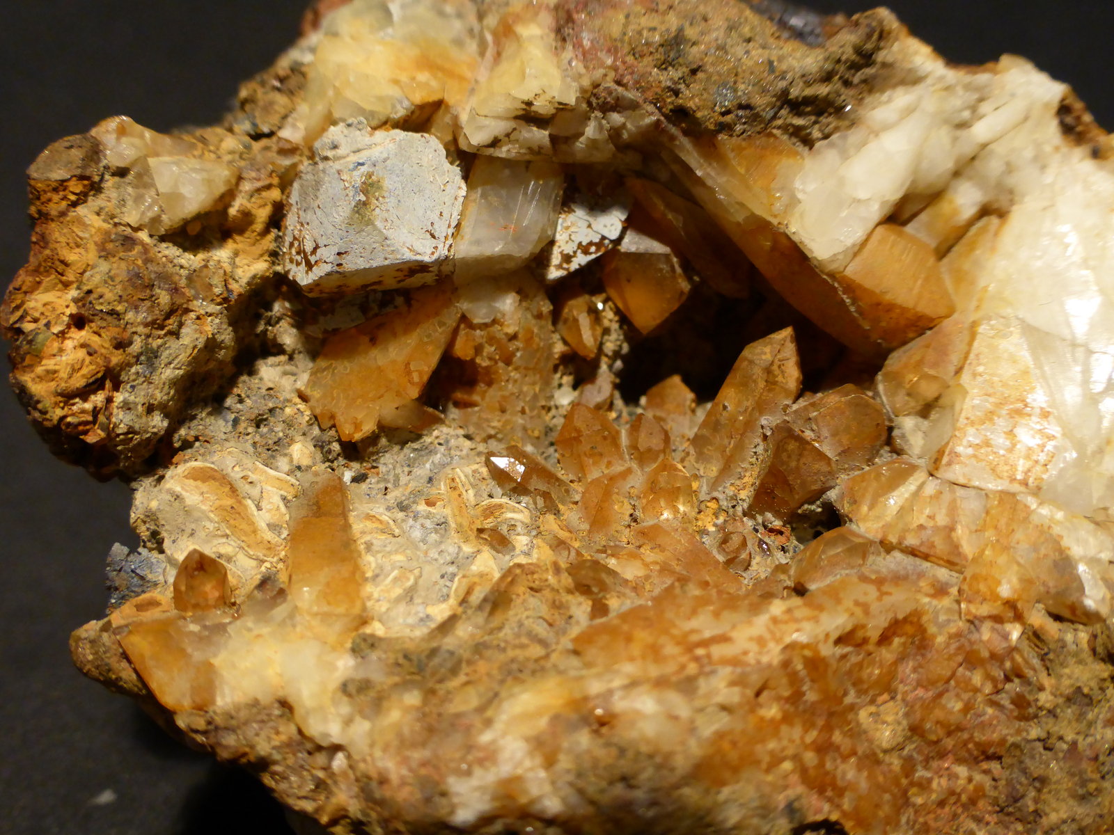 Galena y Cuarzo
8x5,5 cm
(Autor: Ander Ispizua Juan)