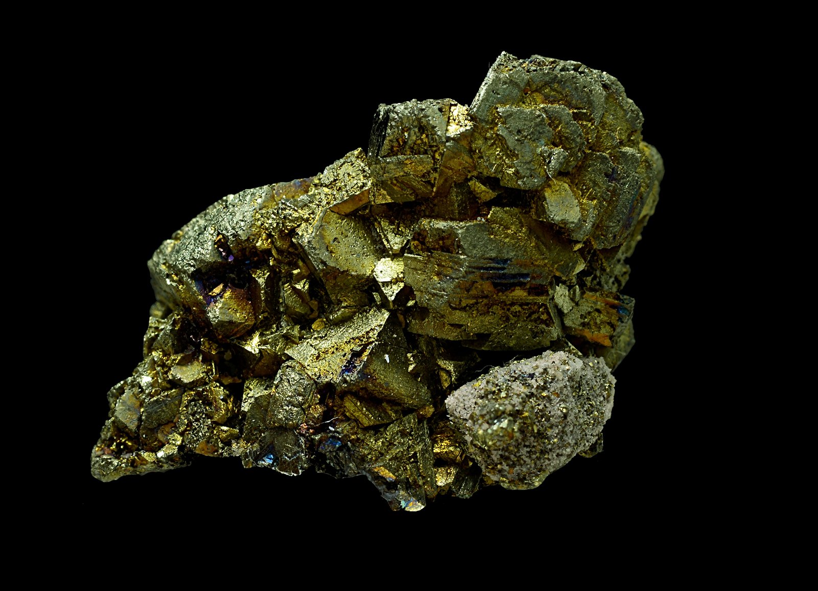 Calcopirita
20 x 21 mm
(Autor: Antonio Carmona)