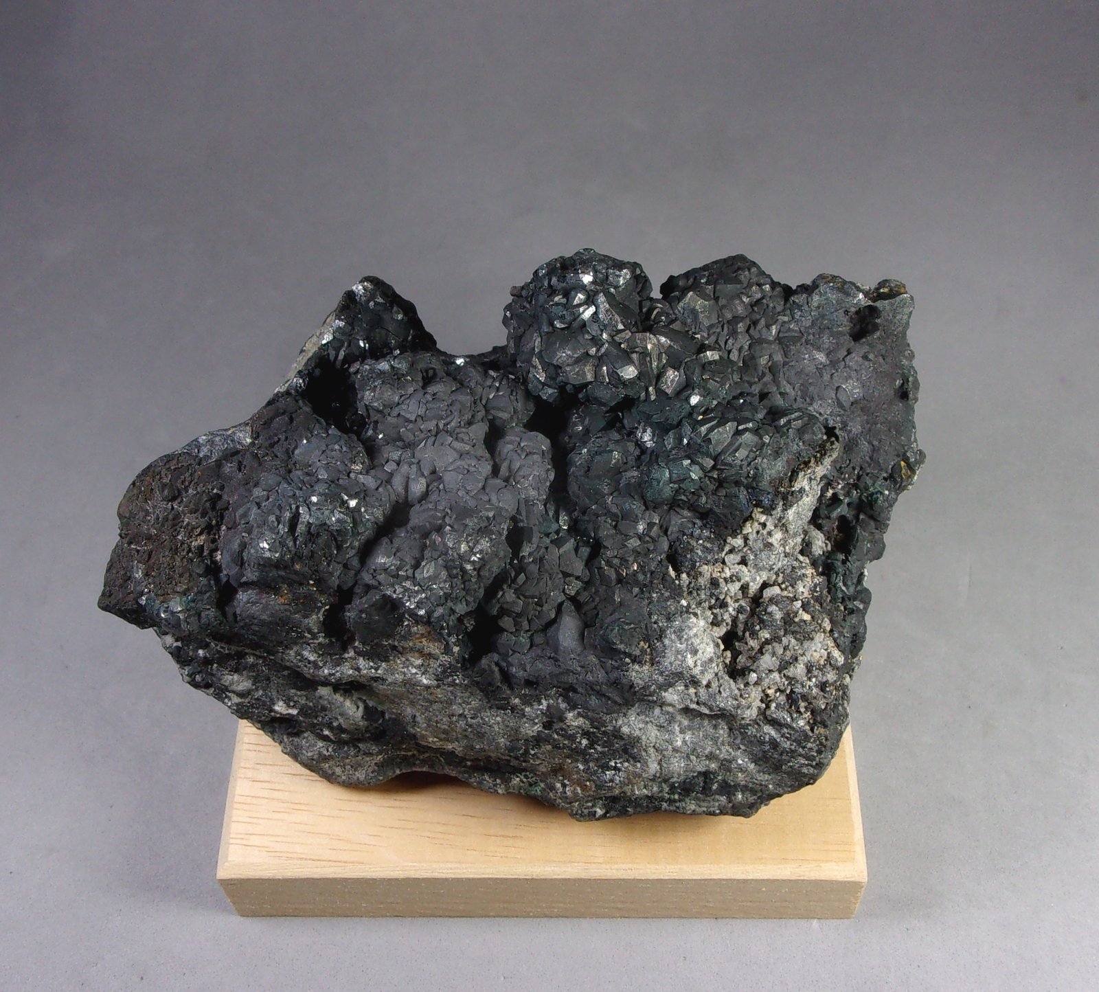 Chalcocita (Calcosina)
10 x 7 x 6,5 cm.
(Autor: J. G. Alcolea)