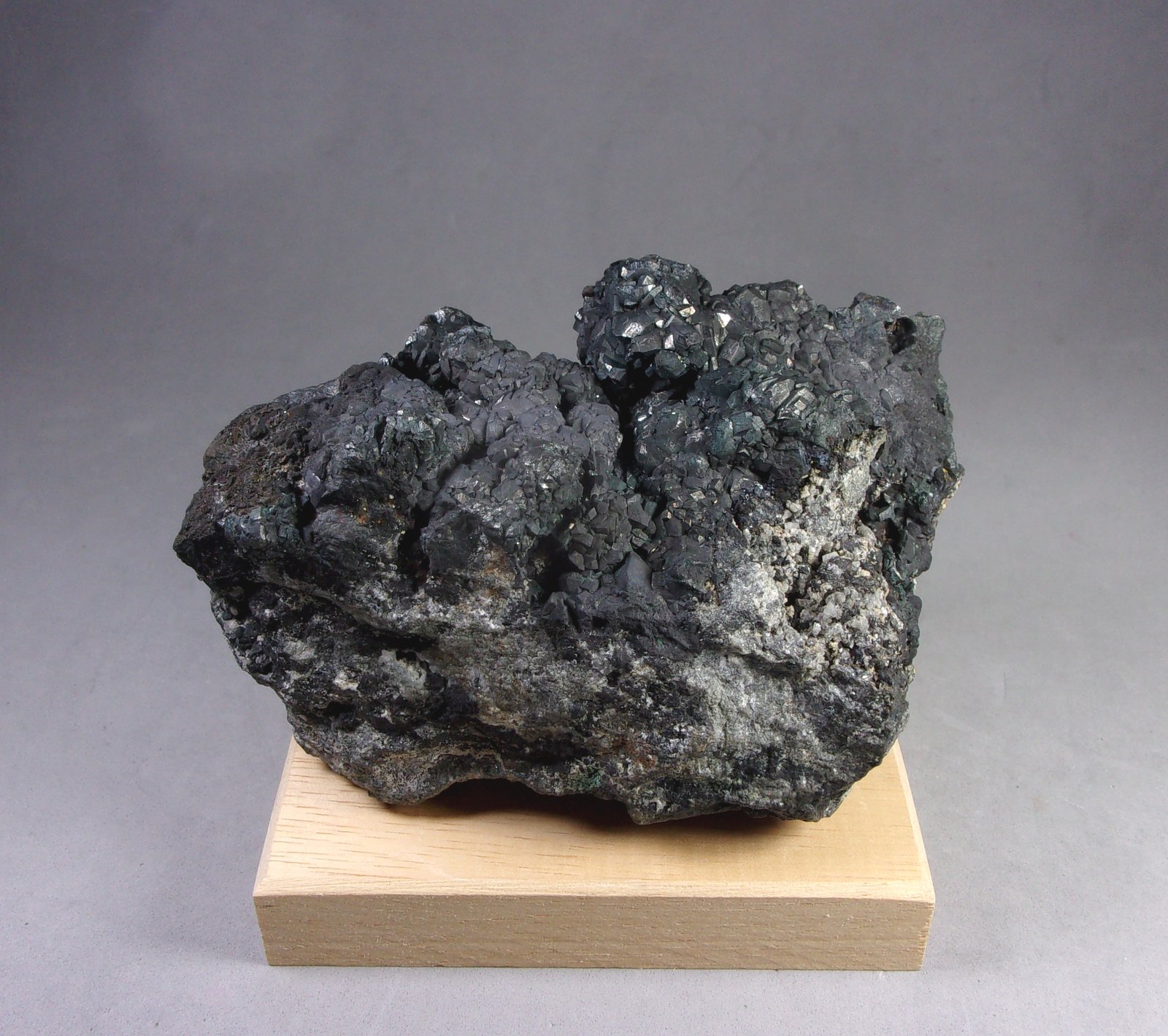 Chalcocita (Calcosina)
10 x 7 x 6,5 cm.
(Autor: J. G. Alcolea)