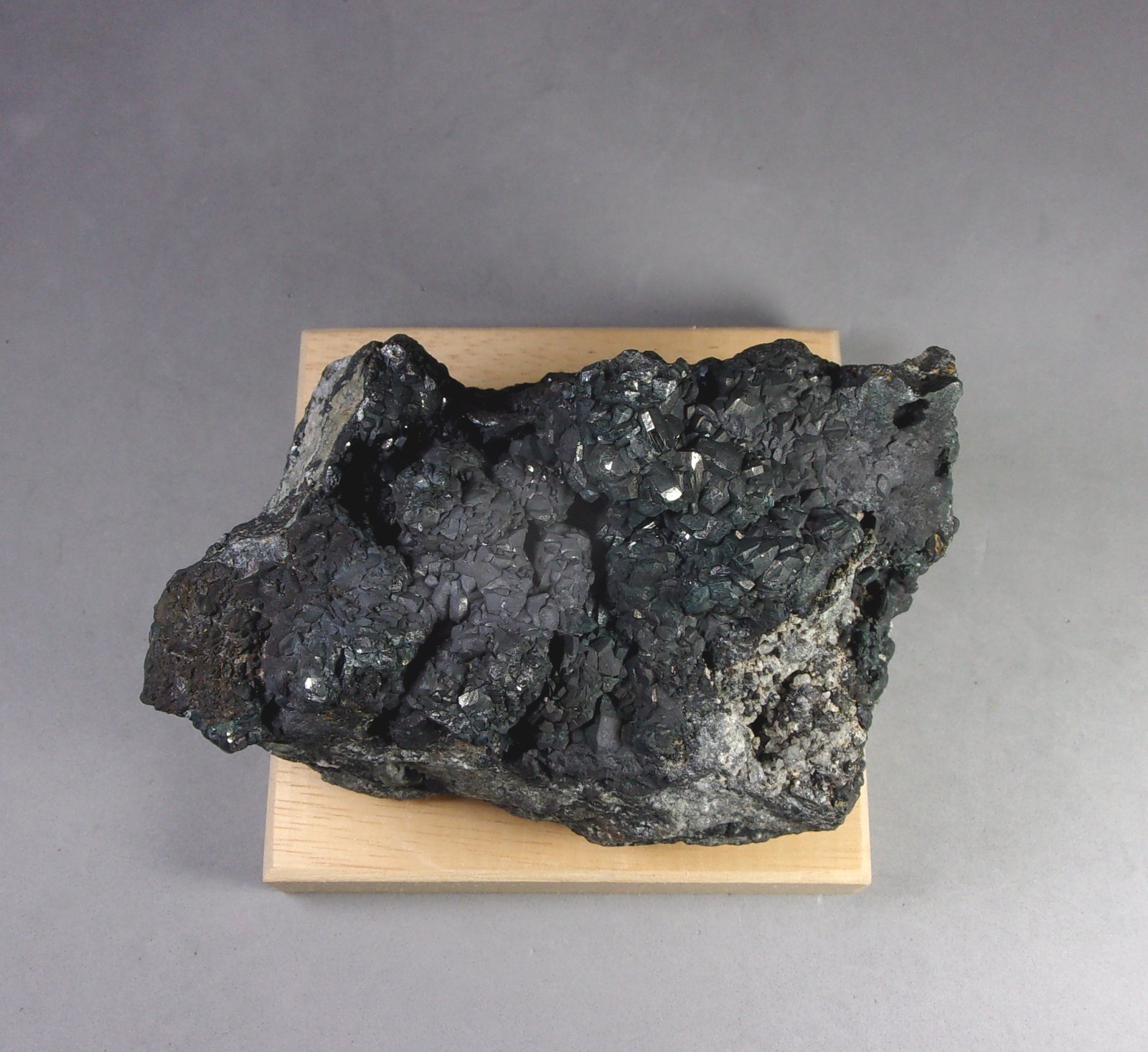 Chalcocita (Calcosina)
10 x 7 x 6,5 cm.
(Autor: J. G. Alcolea)
