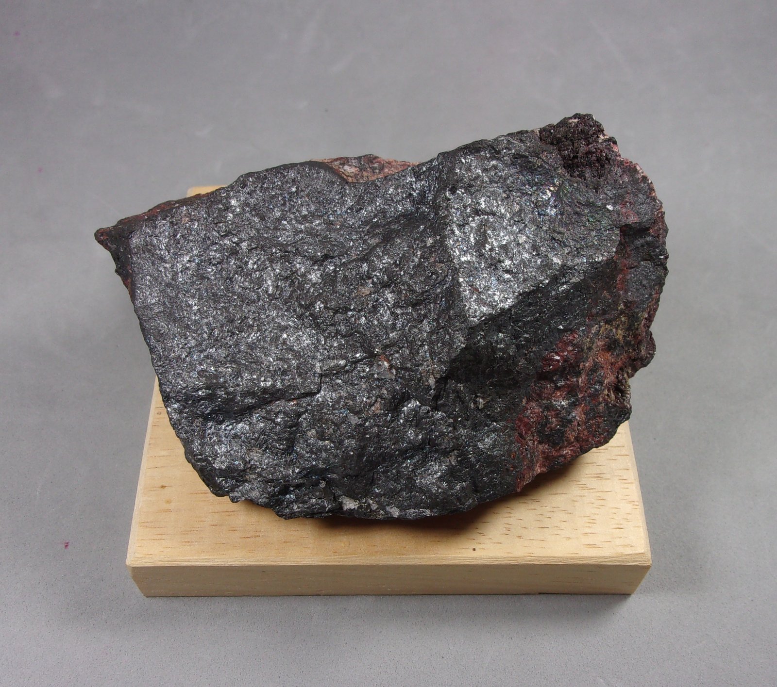 Calcosita
9 x 6,5 x 3,5 cm.
(Autor: J. G. Alcolea)