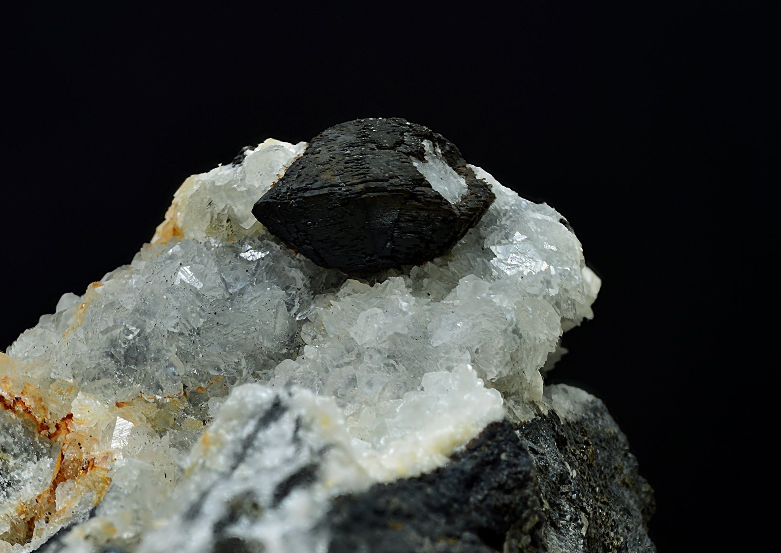 Calcosina
Cristal de 10 x 9 mm
(Autor: Antonio Carmona)