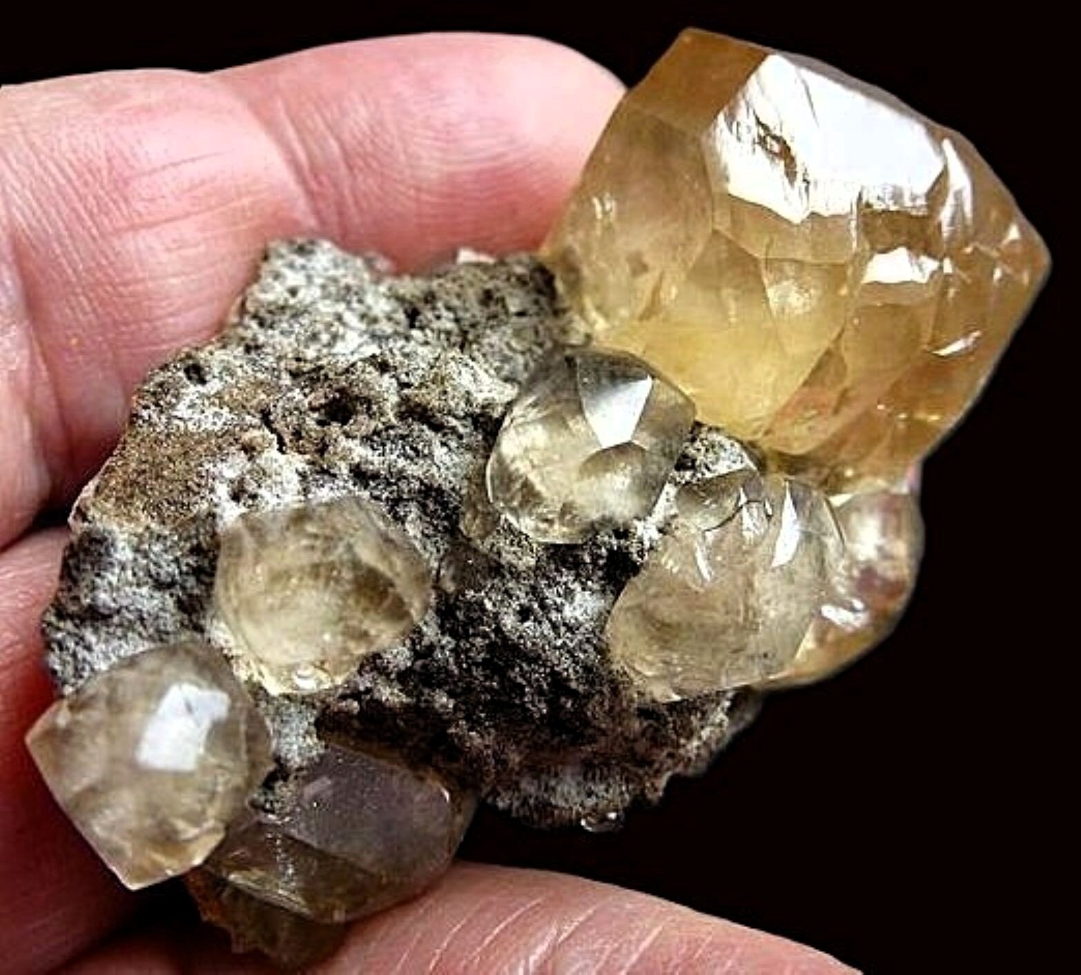 Calcita
Cantera Berry Materials Corp., North Vernon, Condado Jennings, Indiana, USA
5 x 3,5 cm,
(Autor: javier ruiz martin)