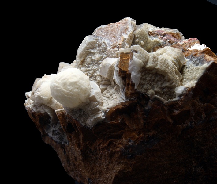 Calcita sobre dolomita
7 x 6 cm
(Autor: Juan C. Agua)