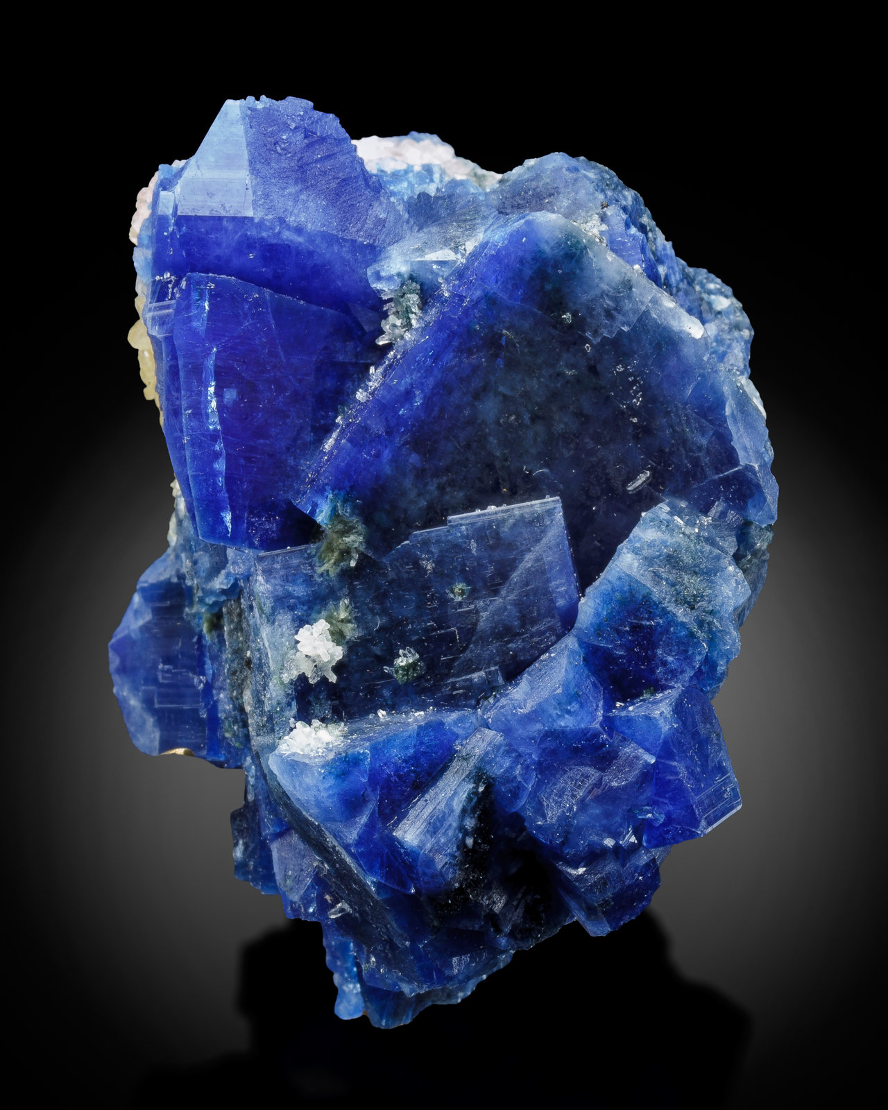 Carletonita
4.5 x 4.5 x 3.5 cm / cristal principal: 2.4 cm
(Autor: Museo MIM)