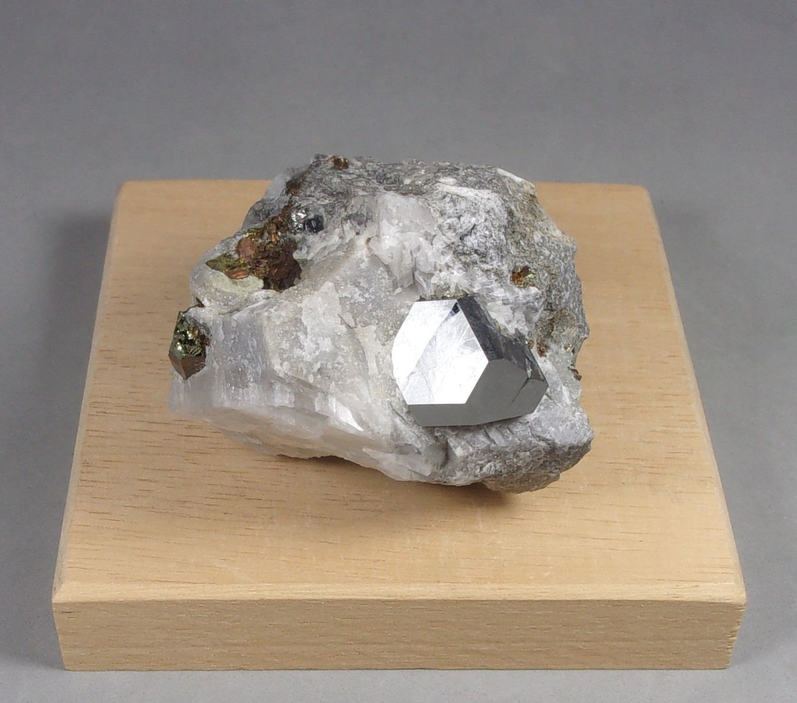 Carrollita
5,5 x 5,2 x 4 cm.
(Autor: J. G. Alcolea)