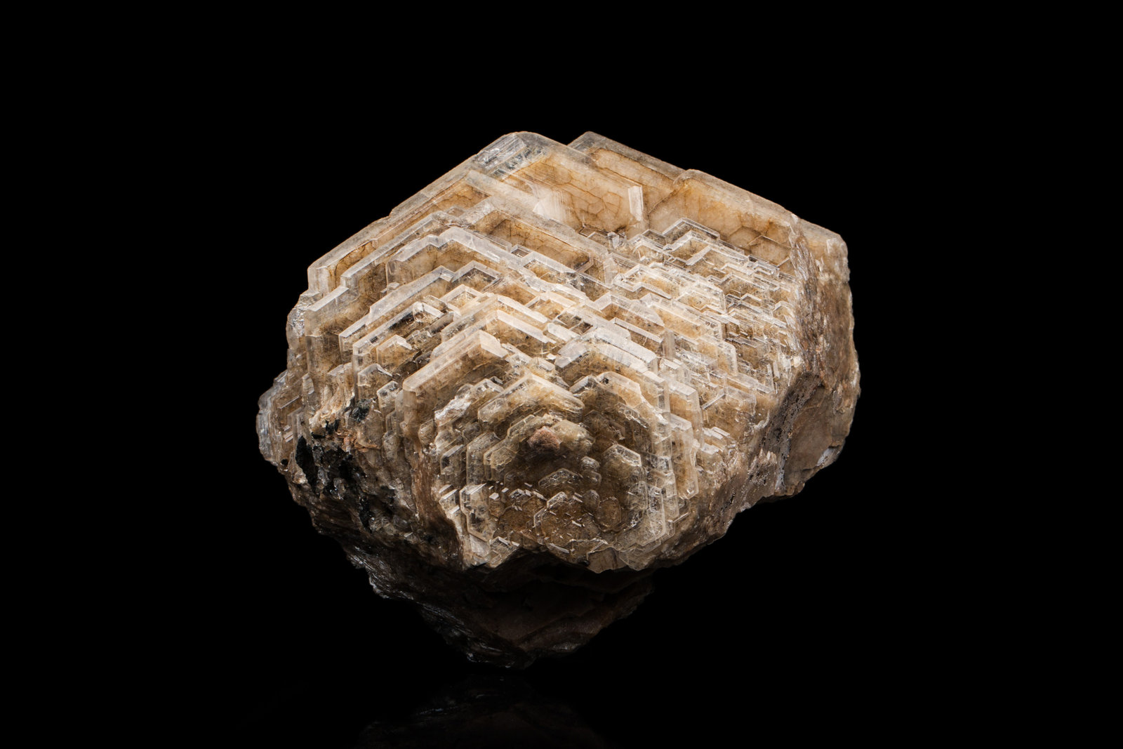 Catapleiíta
11 x 4.5 x 10 cm / Cristal principal: 6 cm
(Autor: Museo MIM)