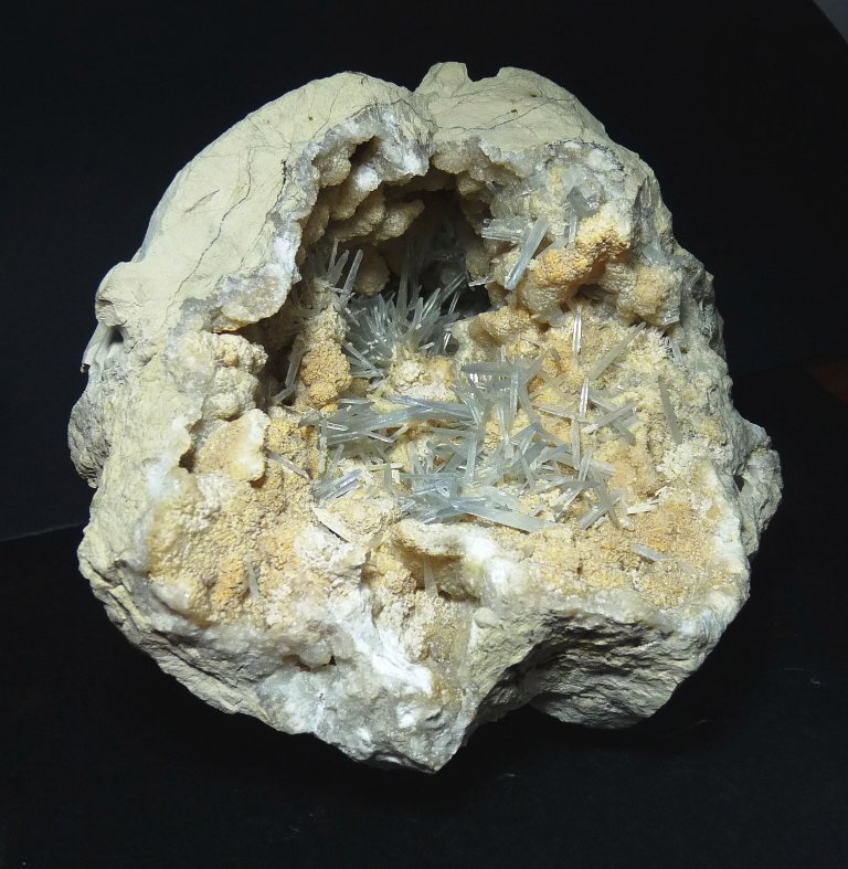 Celestina.
190x120x110 mm
(Autor: Jesus Franquesa Baucells)