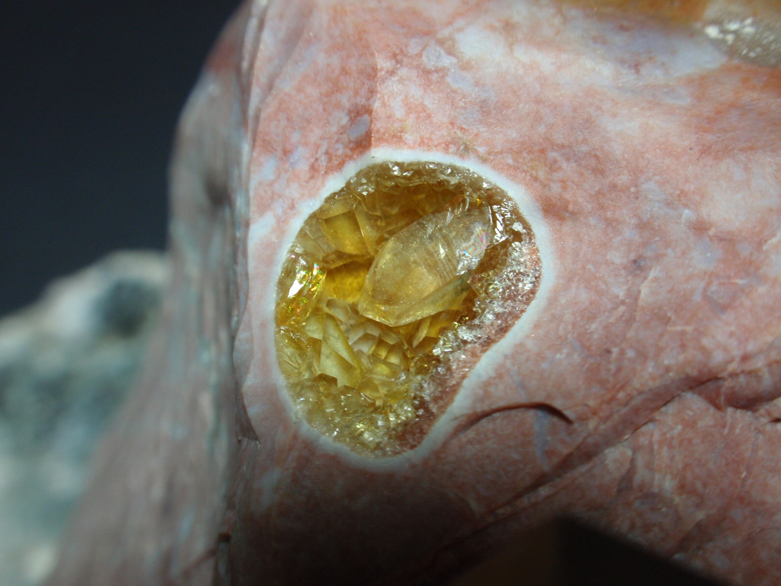 Celestina
10x10 mm. tamaño de la geoda
(Autor: Ignacio)