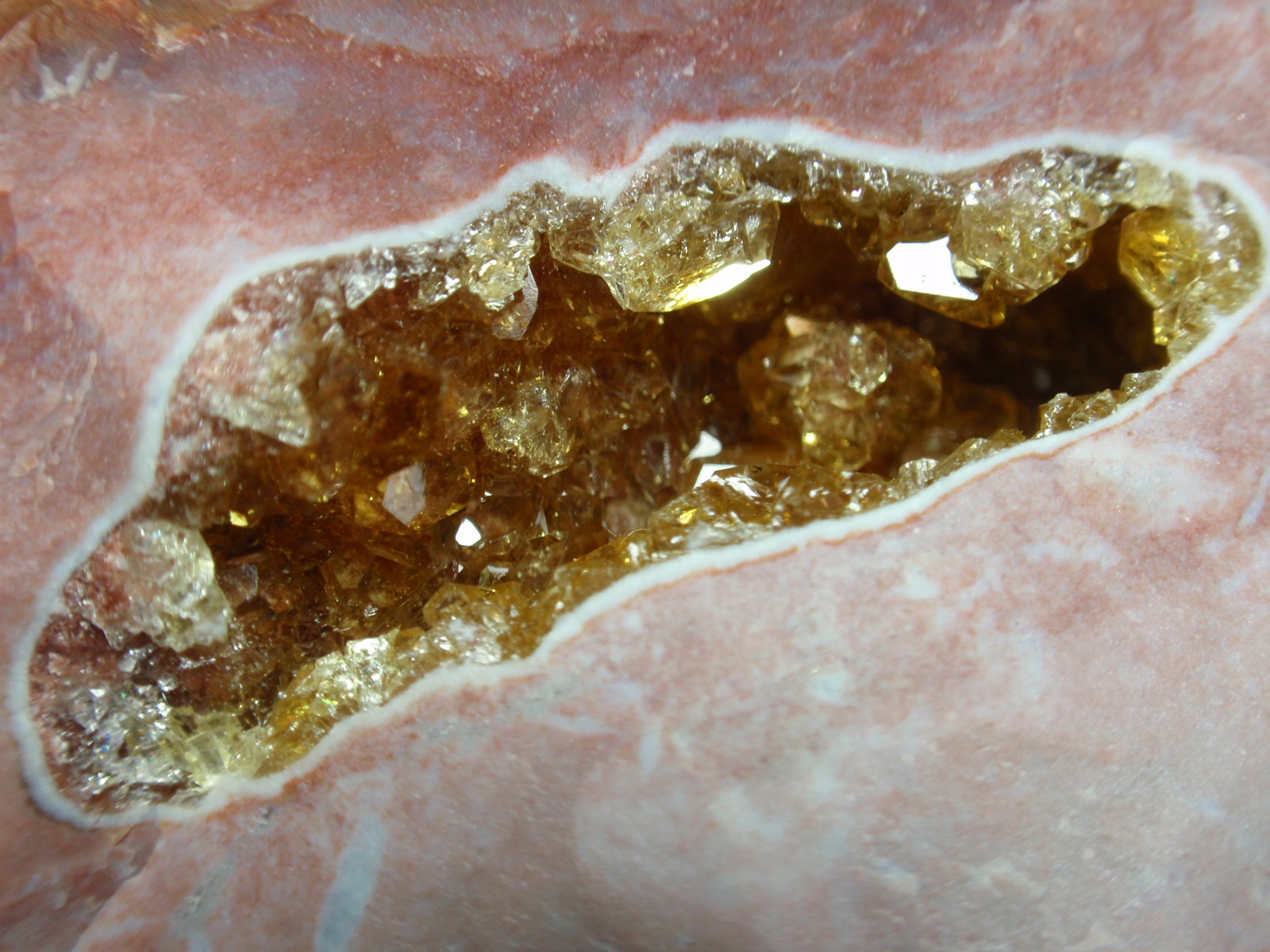 Celestina
30x10 mm. tamaño de la geoda
(Autor: Ignacio)
