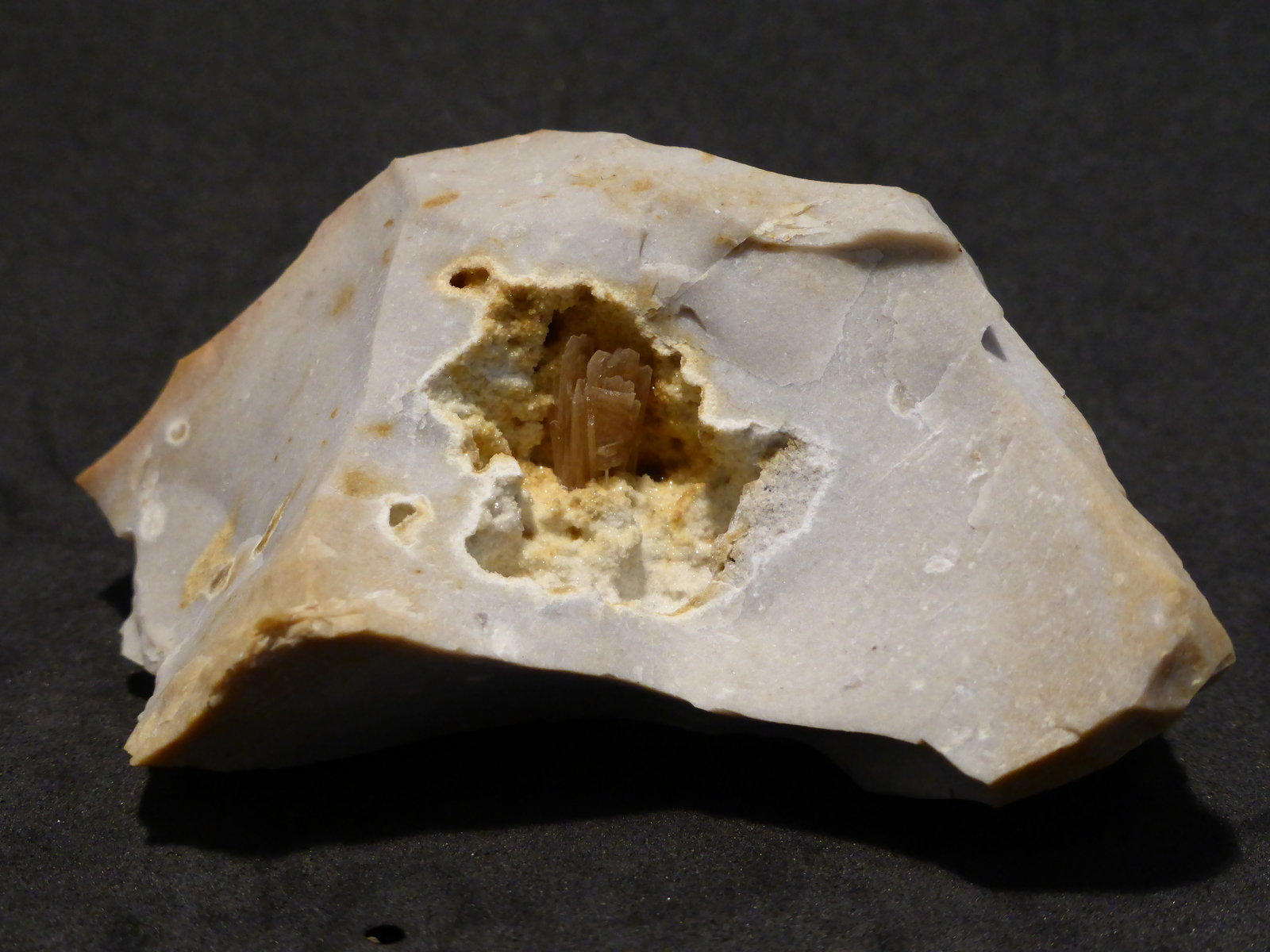 Celestina en silex
7x6 cm
(Autor: Ander Ispizua Juan)