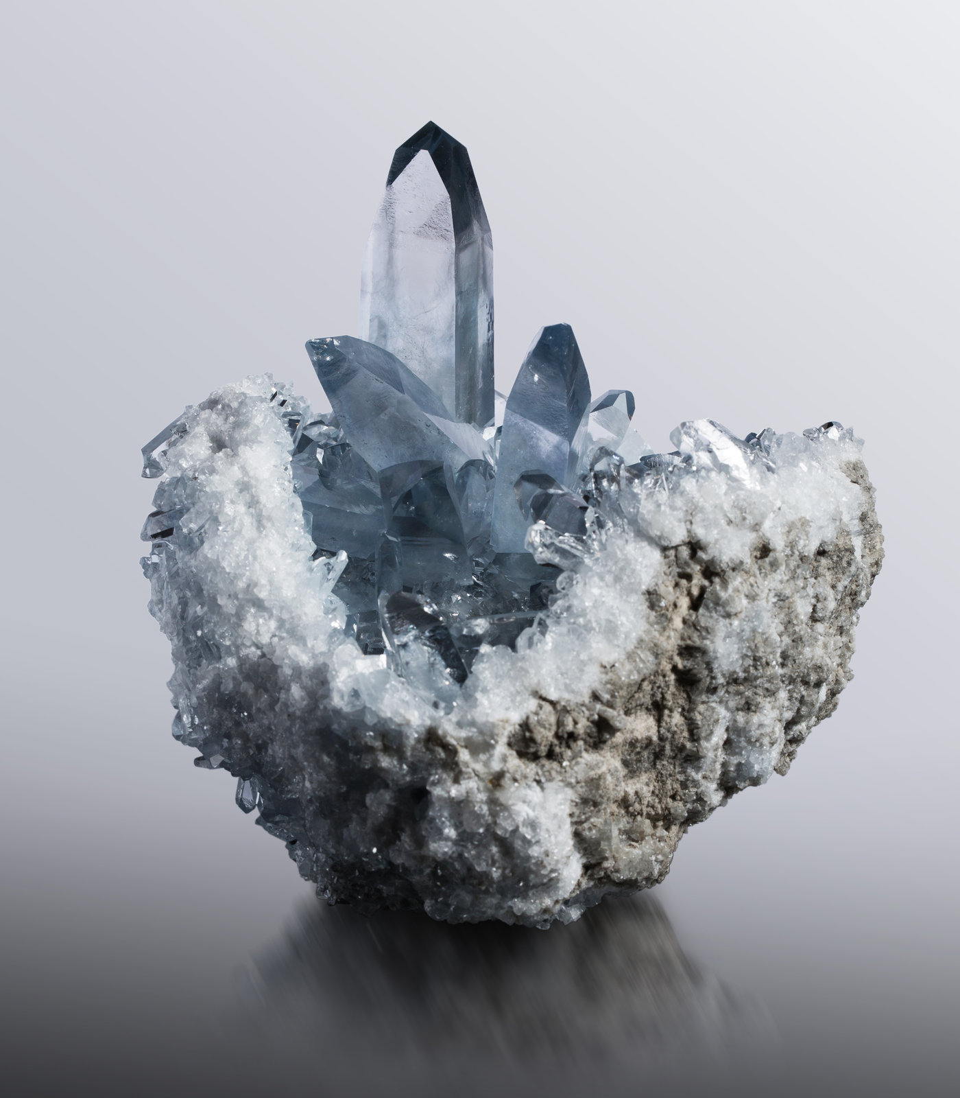 Celestina
16 x 16 x 16 cm / cristal principal: 9.4 cm
(Autor: Museo MIM)