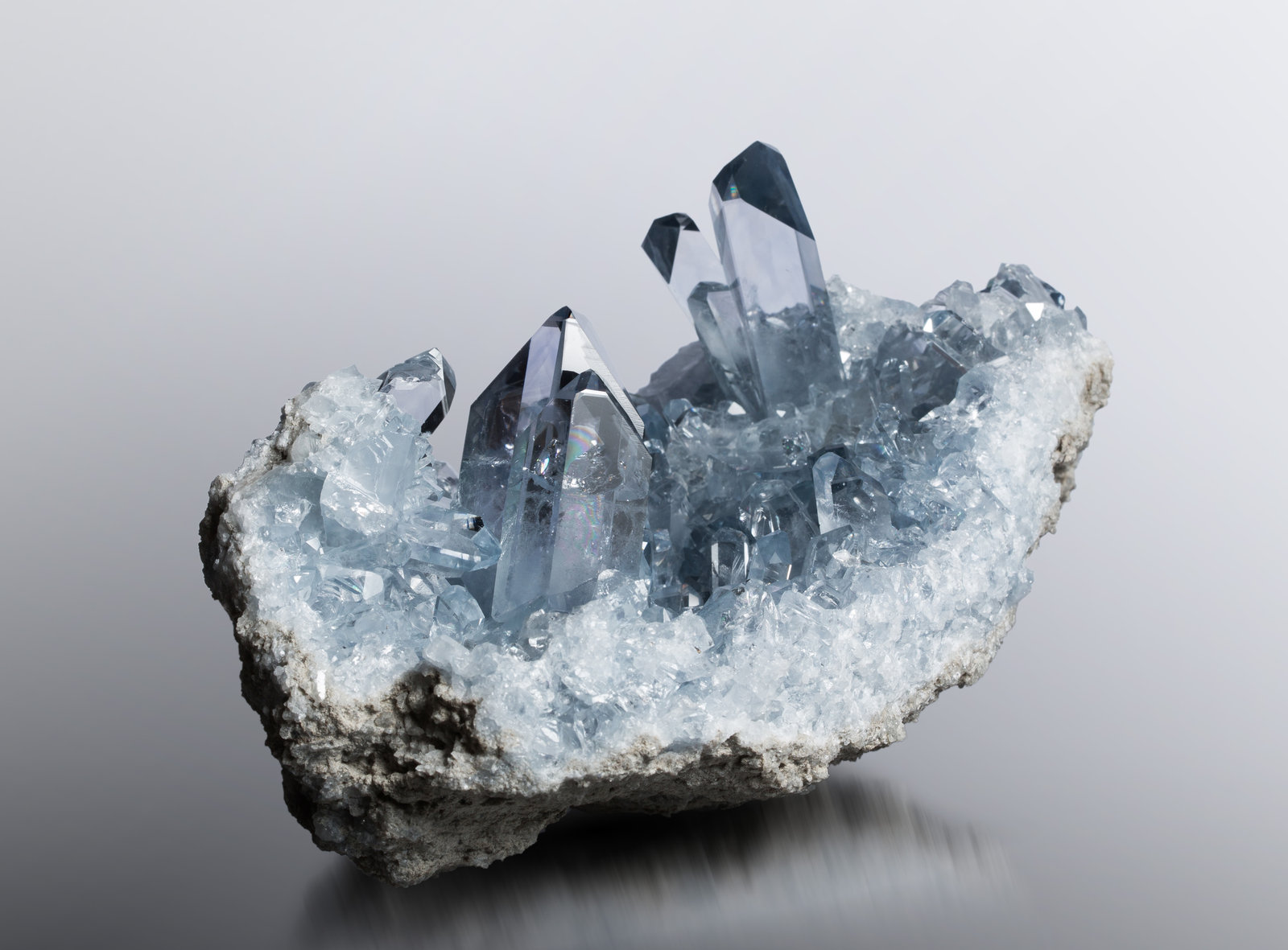 Celestina
11 x 18.5 x 10 cm / cristal principal: 5 cm
(Autor: Museo MIM)