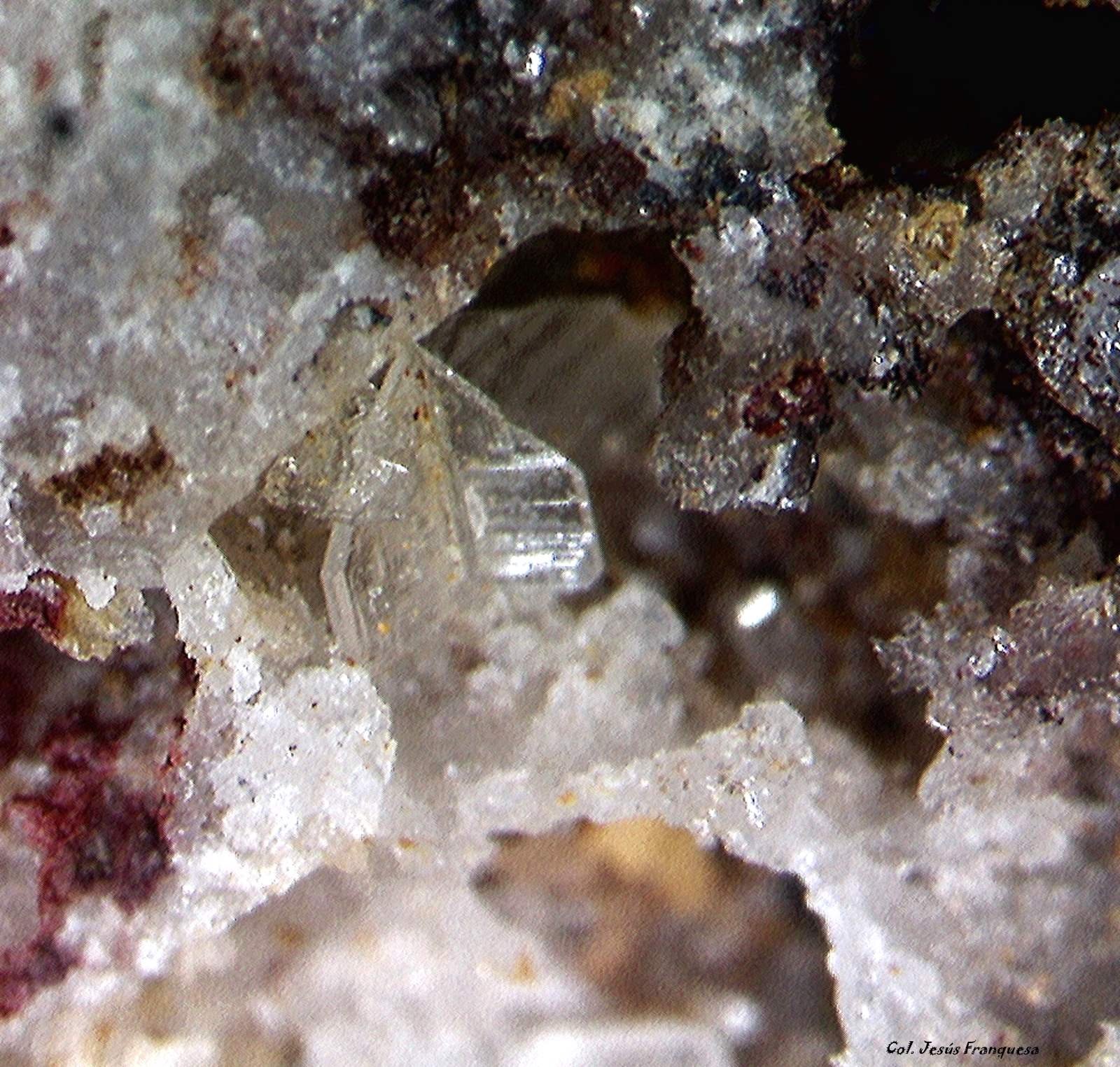 Cerusita.
2´043 x 1´875 mm.
(Autor: Jesus Franquesa Baucells)