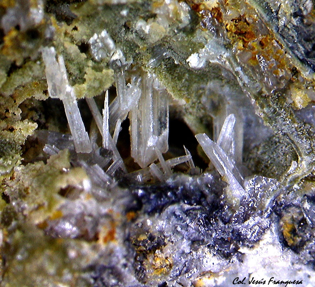 Cerusita y Piromorfita.
3´656 x 2´725 mm.
(Autor: Jesus Franquesa Baucells)
