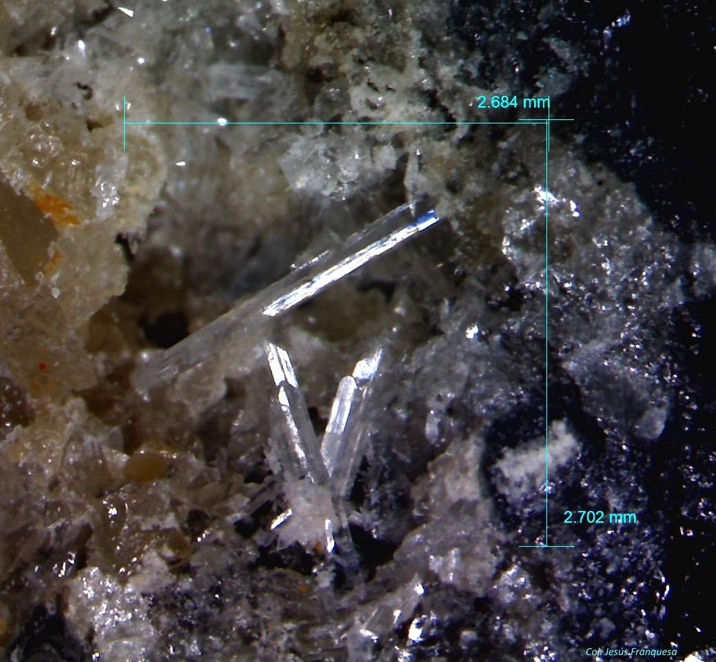 Cerusita.
2´702 x 2´684 mm.
(Autor: Jesus Franquesa Baucells)