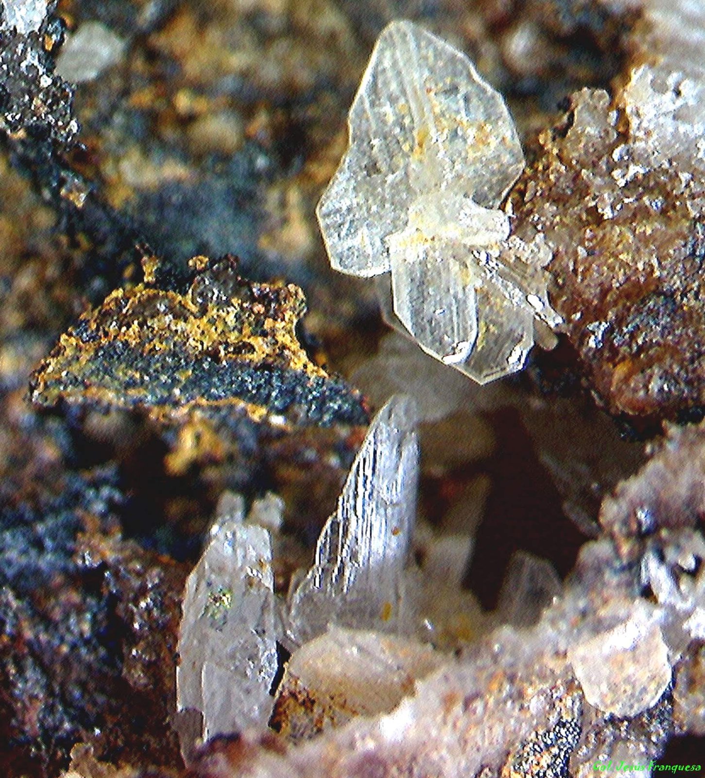 Cerusita.
3´332 x 2´544 mm.
(Autor: Jesus Franquesa Baucells)