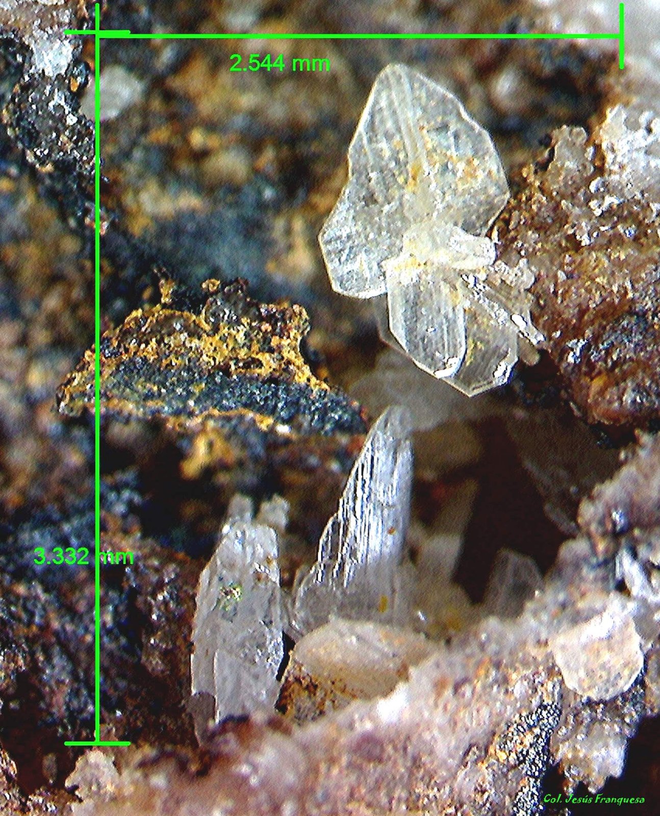 Cerusita.
3´332 x 2´544 mm.
(Autor: Jesus Franquesa Baucells)