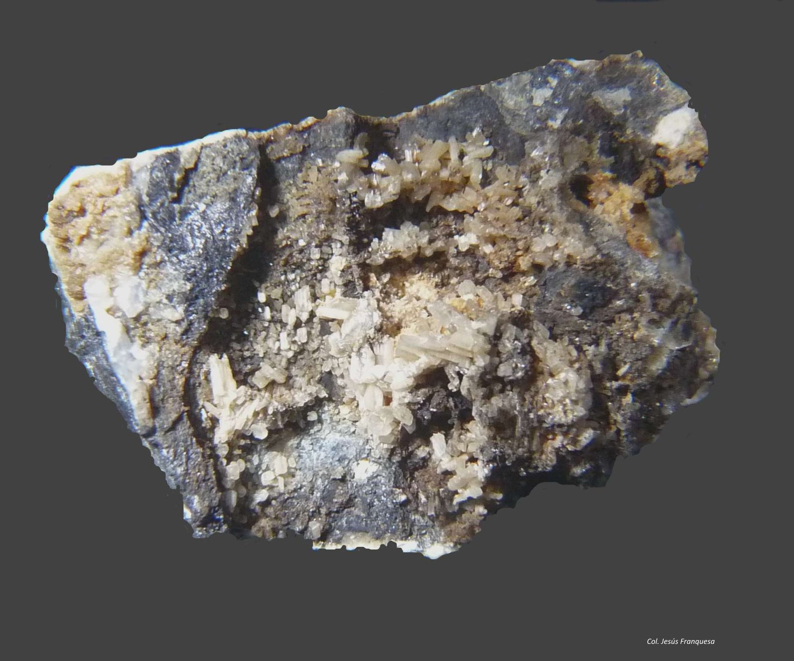 Cerusita y Galena.
35x25 mm
(Autor: Jesus Franquesa Baucells)