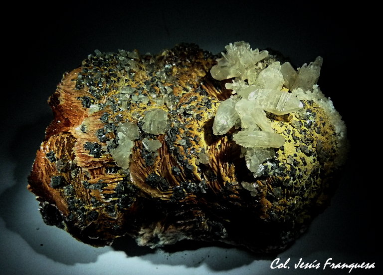 Cerusita, Barita y Galena.
110x80 mm.
(Autor: Jesus Franquesa Baucells)
