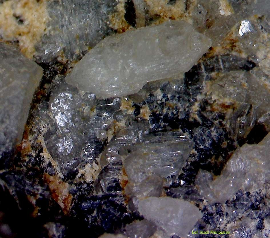 Cerusita.
0´529x0´256 mm.
(Autor: Jesus Franquesa Baucells)
