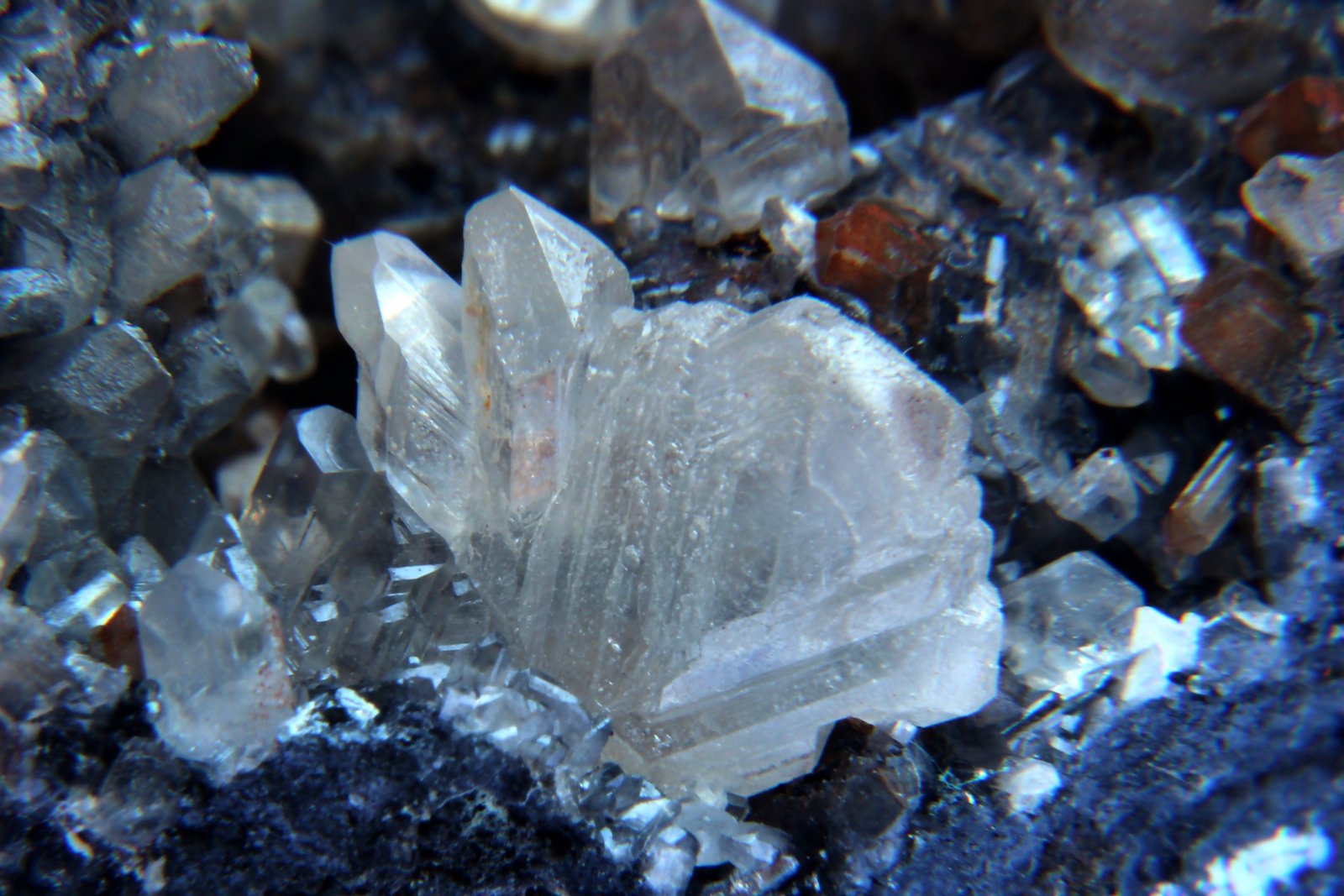 Cerusita, Galena
82x63x42 mm.
(Autor: José Luis Zamora)